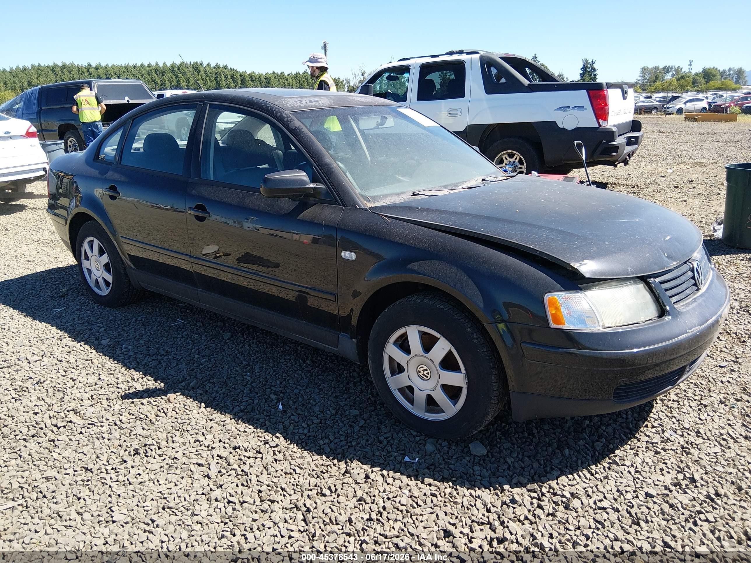 2000 Volkswagen Passat GLS, VIN WVWMA23B1YP362252 — Перед