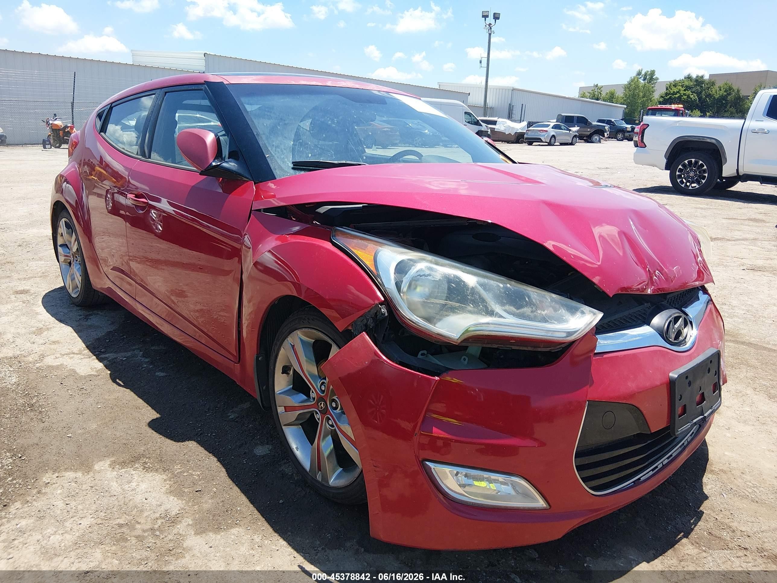 2013 Hyundai Veloster w/Gray Int, VIN KMHTC6AD9DU158310 — Перед