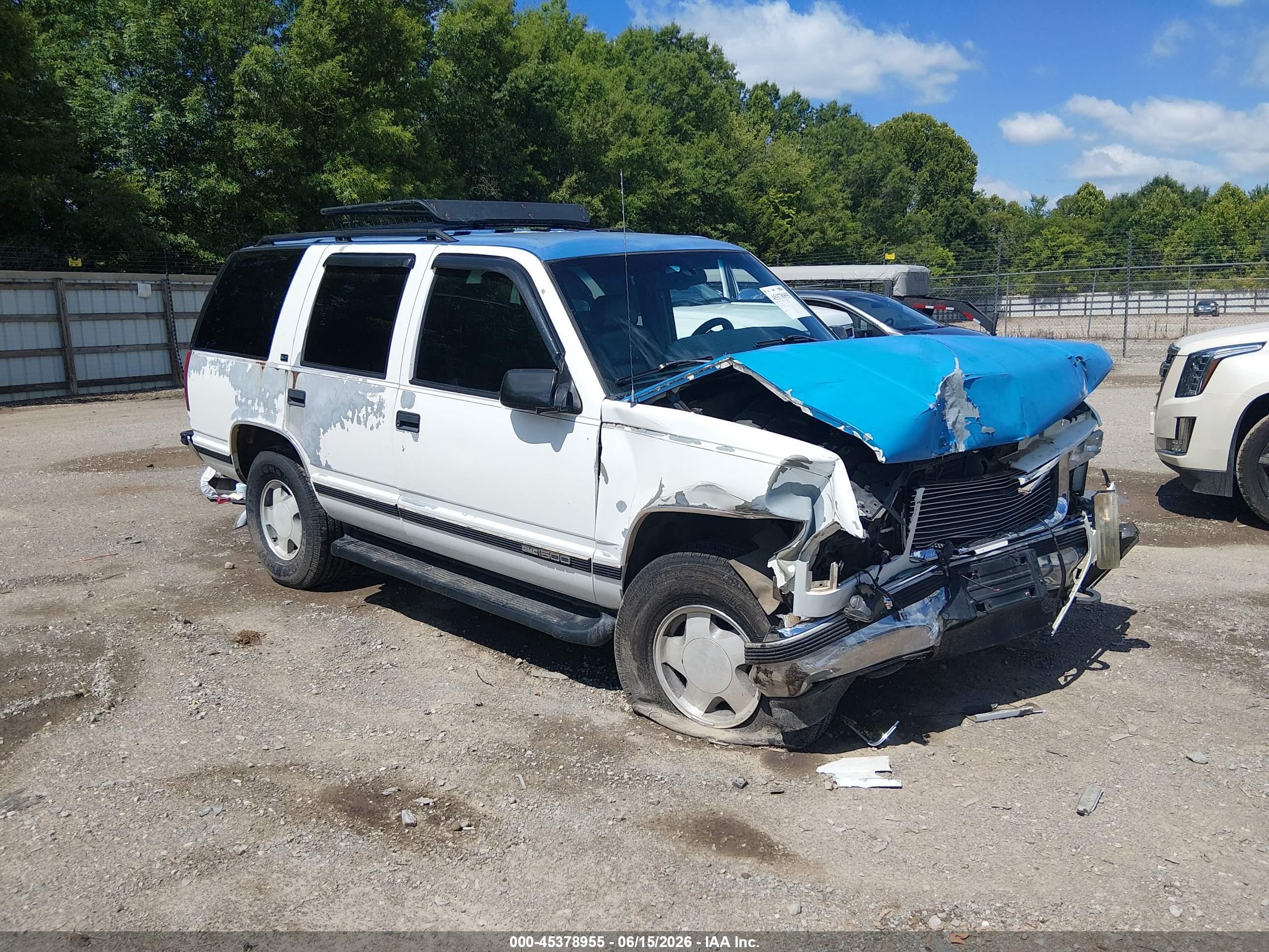 1995 GMC Yukon, VIN 1GKEK13K3SJ758029 — Front end