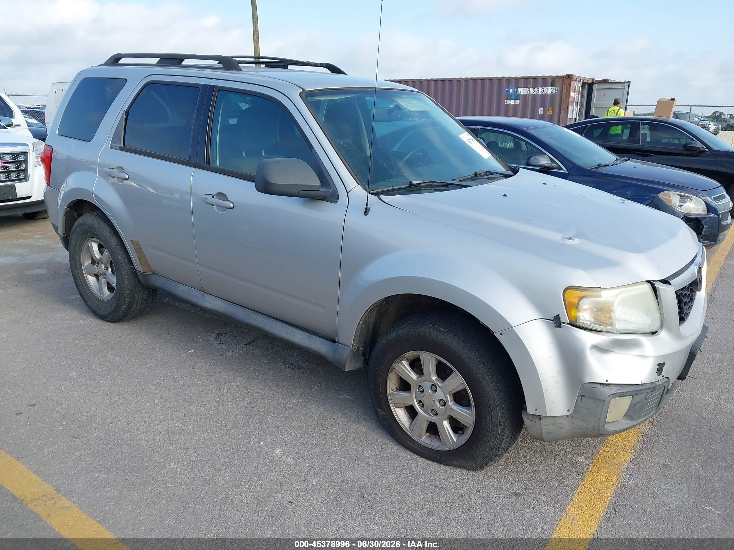 2009 Mazda Tribute Sport, VIN 4F2CZ02799KM06373 — Front end