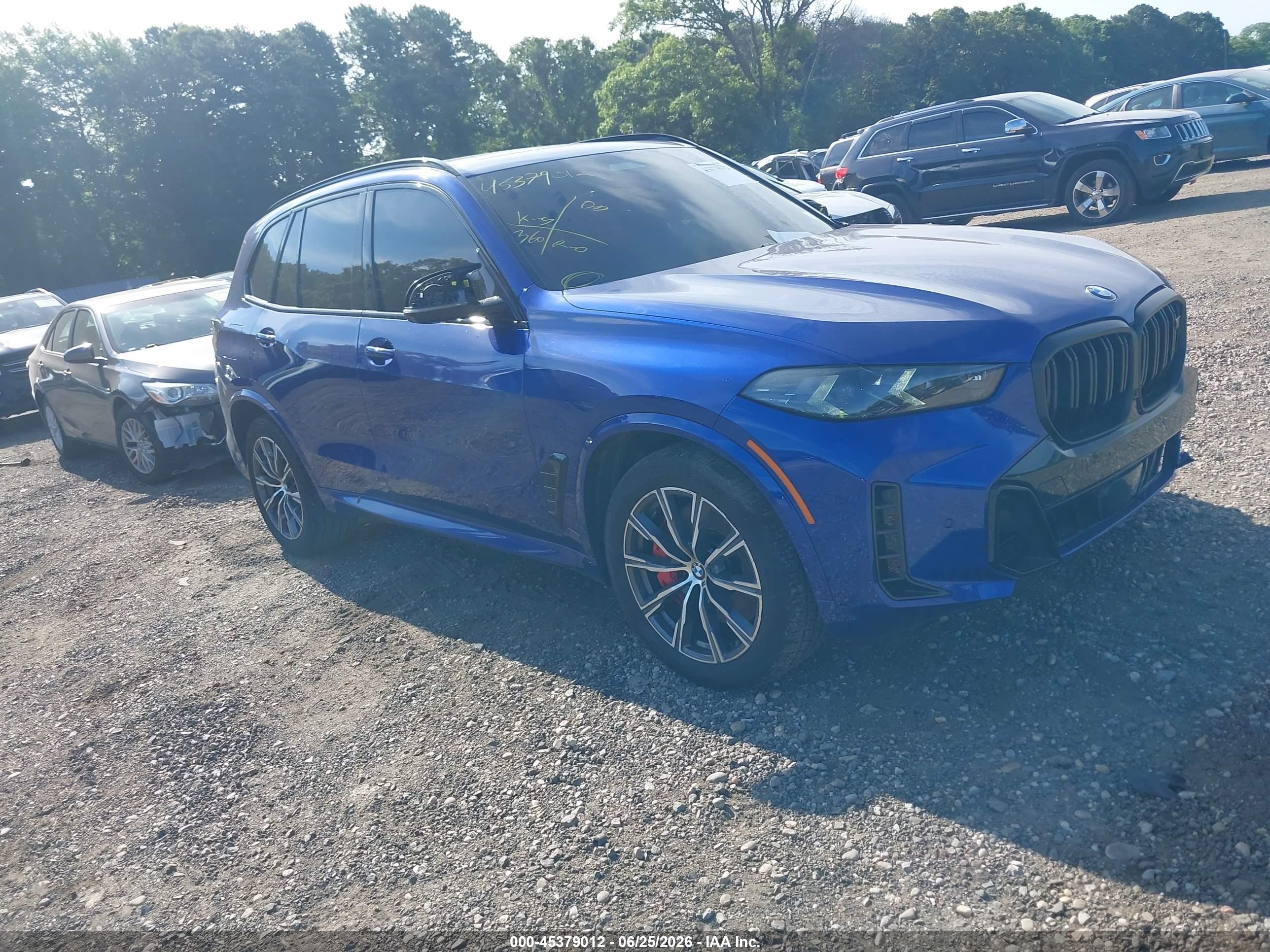 2025 BMW X5 M60i, VIN 5UX33EU04S9X45116 — Перед