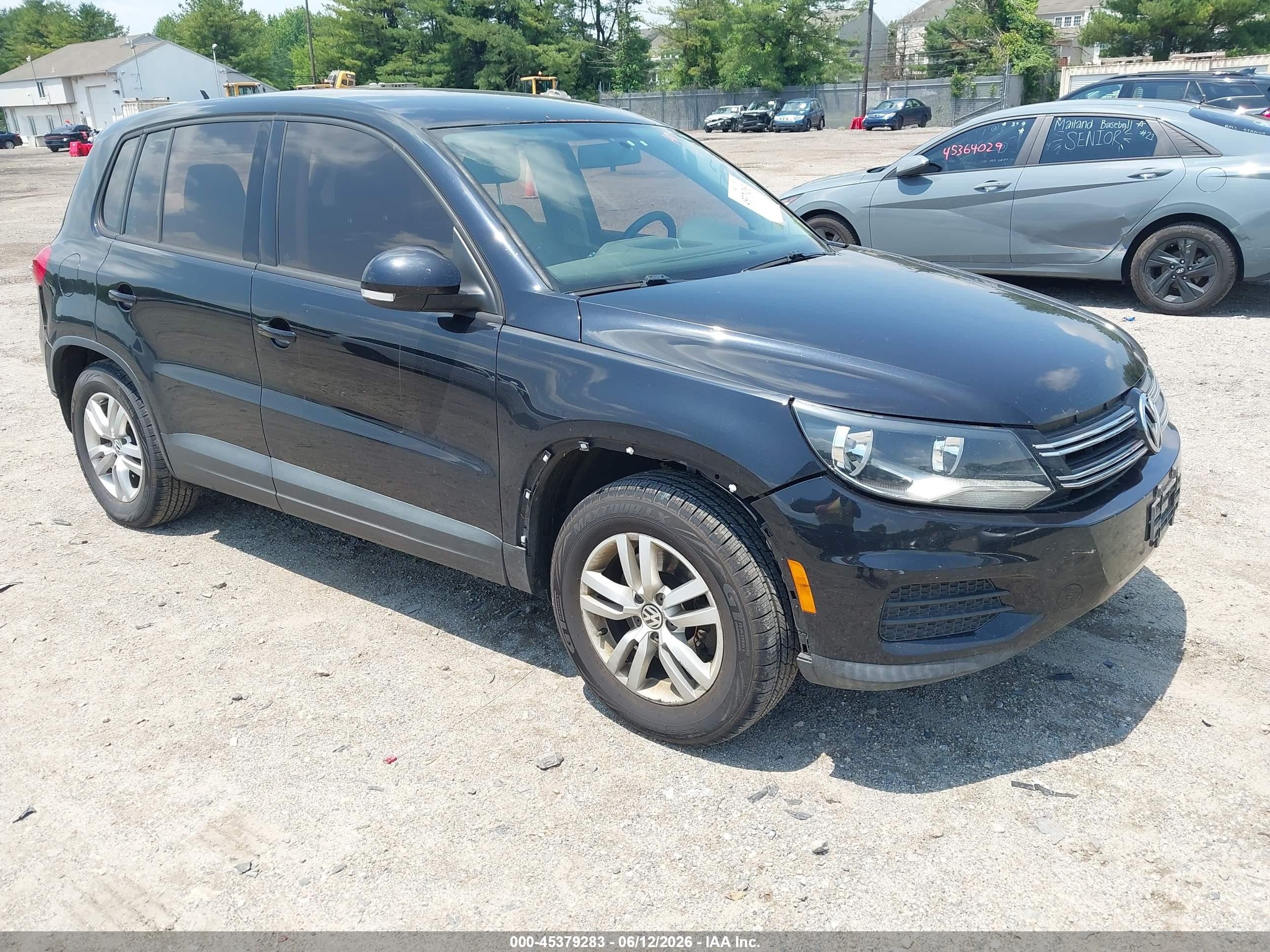 2013 Volkswagen Tiguan S, VIN WVGAV7AX6DW539005 — Зад