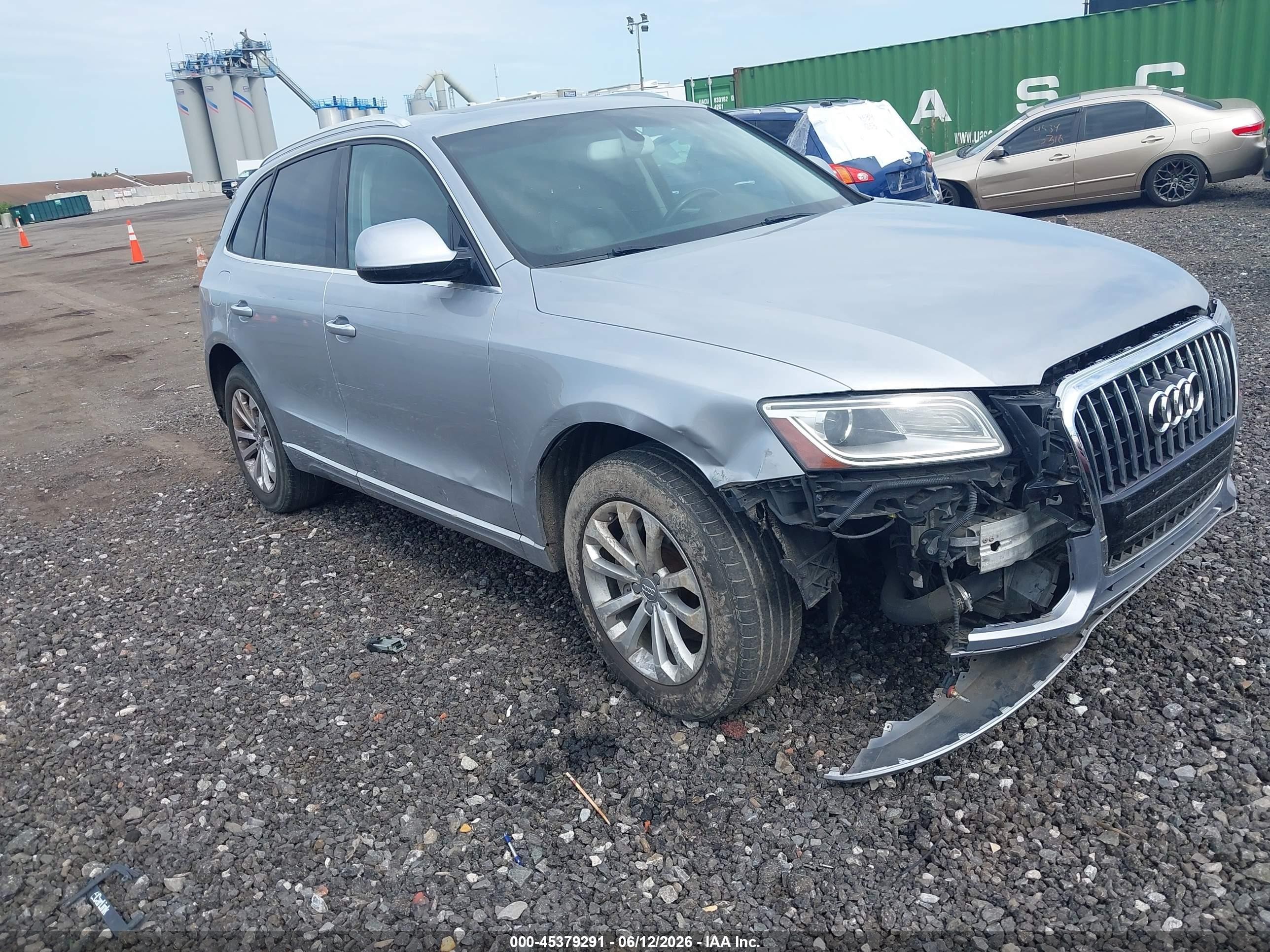 2016 Audi Q5 Premium Plus, VIN WA1L2AFP6GA047078 — Normal wear