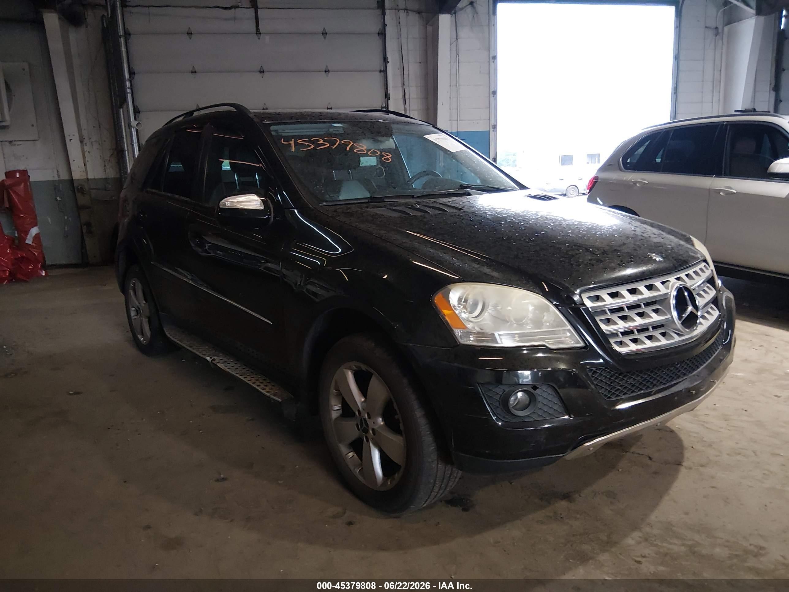 2009 Mercedes-Benz M 350, VIN 4JGBB86E69A522123 — Normal wear