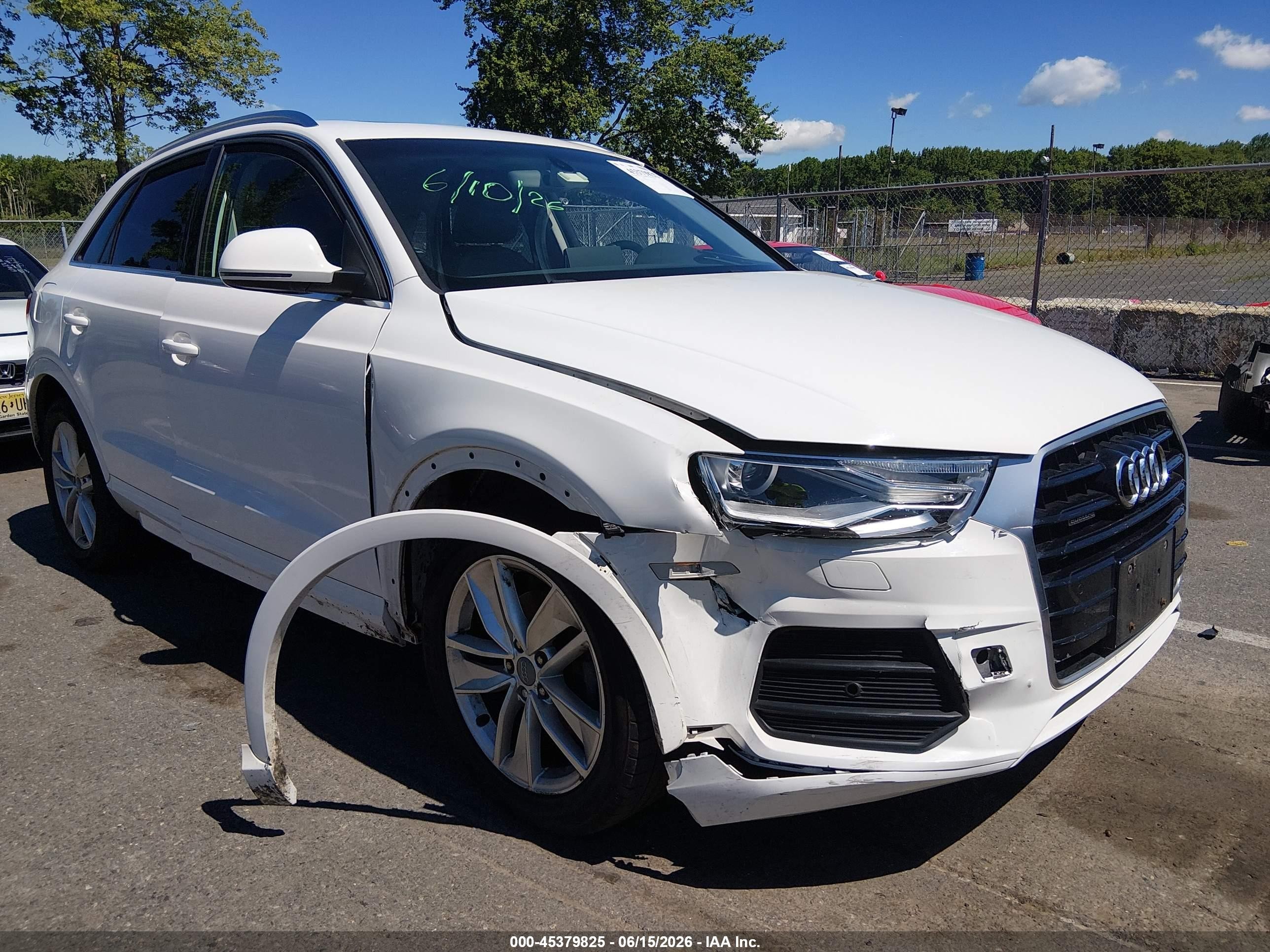 2016 Audi Q3 Premium Plus, VIN WA1EFCFS3GR009306 — Front end