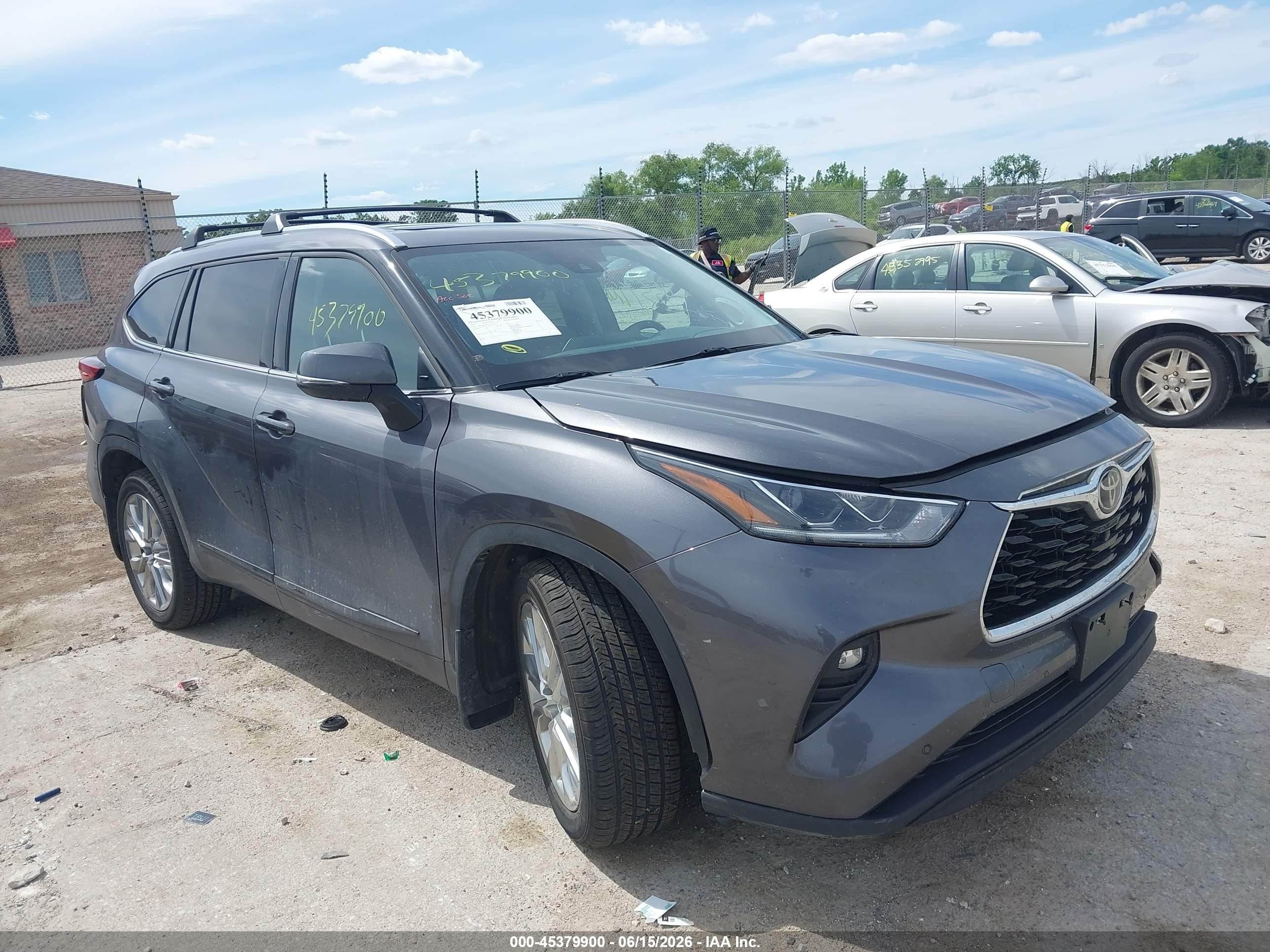 2021 Toyota Highlander Limited, VIN 5TDDZRBH7MS530113 — Undercarriage