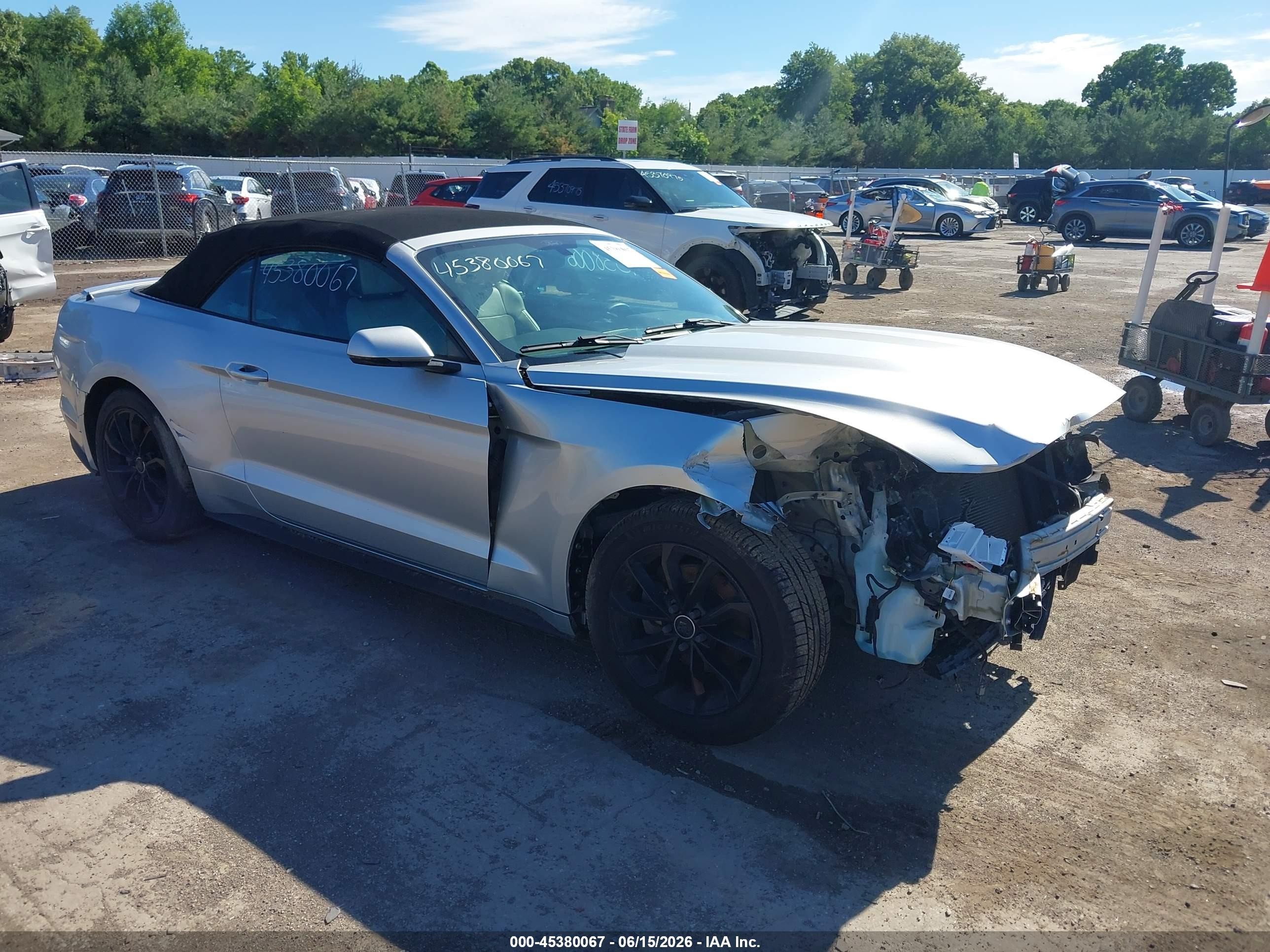 2016 Ford Mustang EcoBoost Premium, VIN 1FATP8UH1G5296382 — Front end