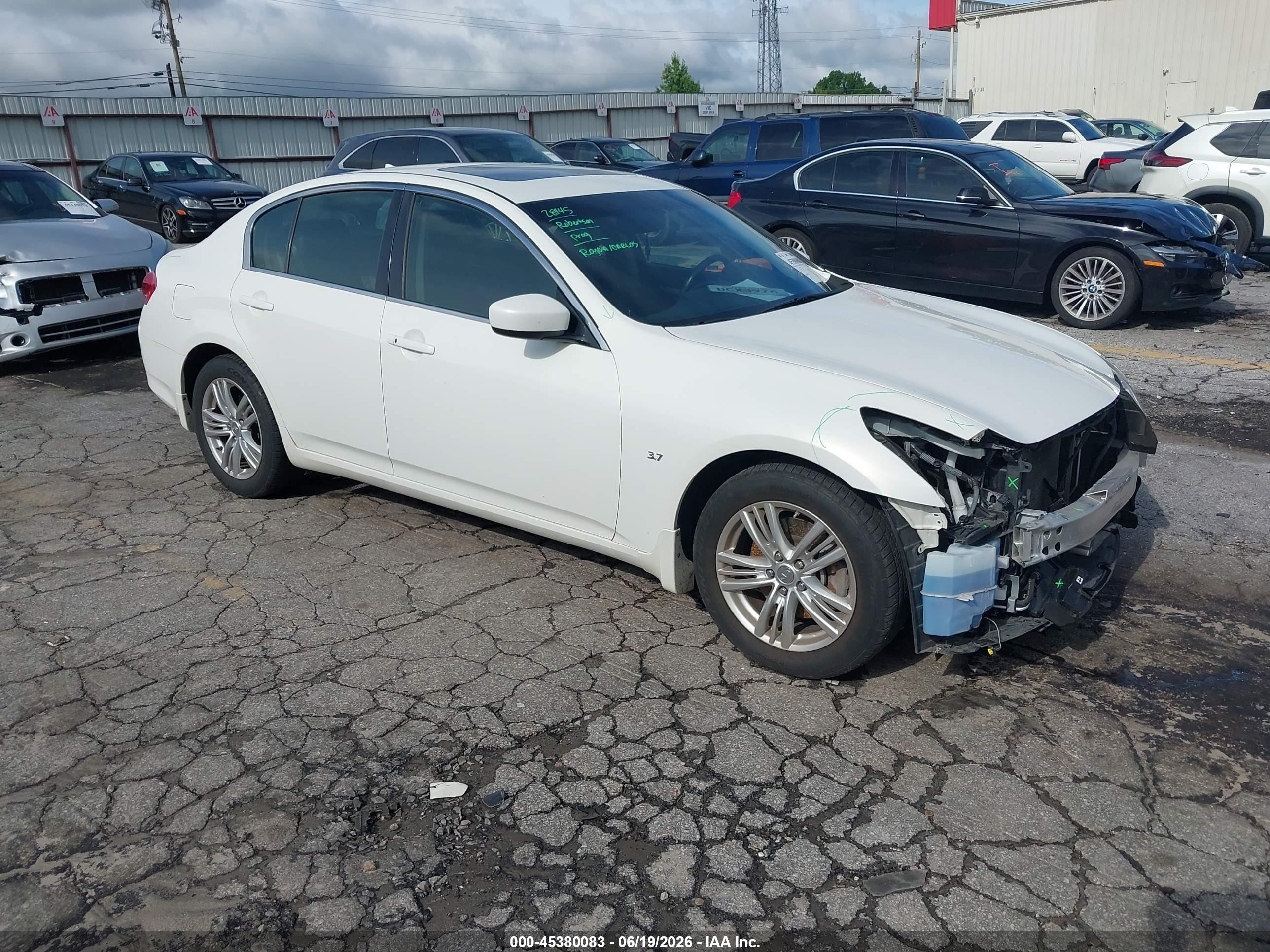 2015 Infiniti Q40, VIN JN1CV6AR5FM521539 — Front end