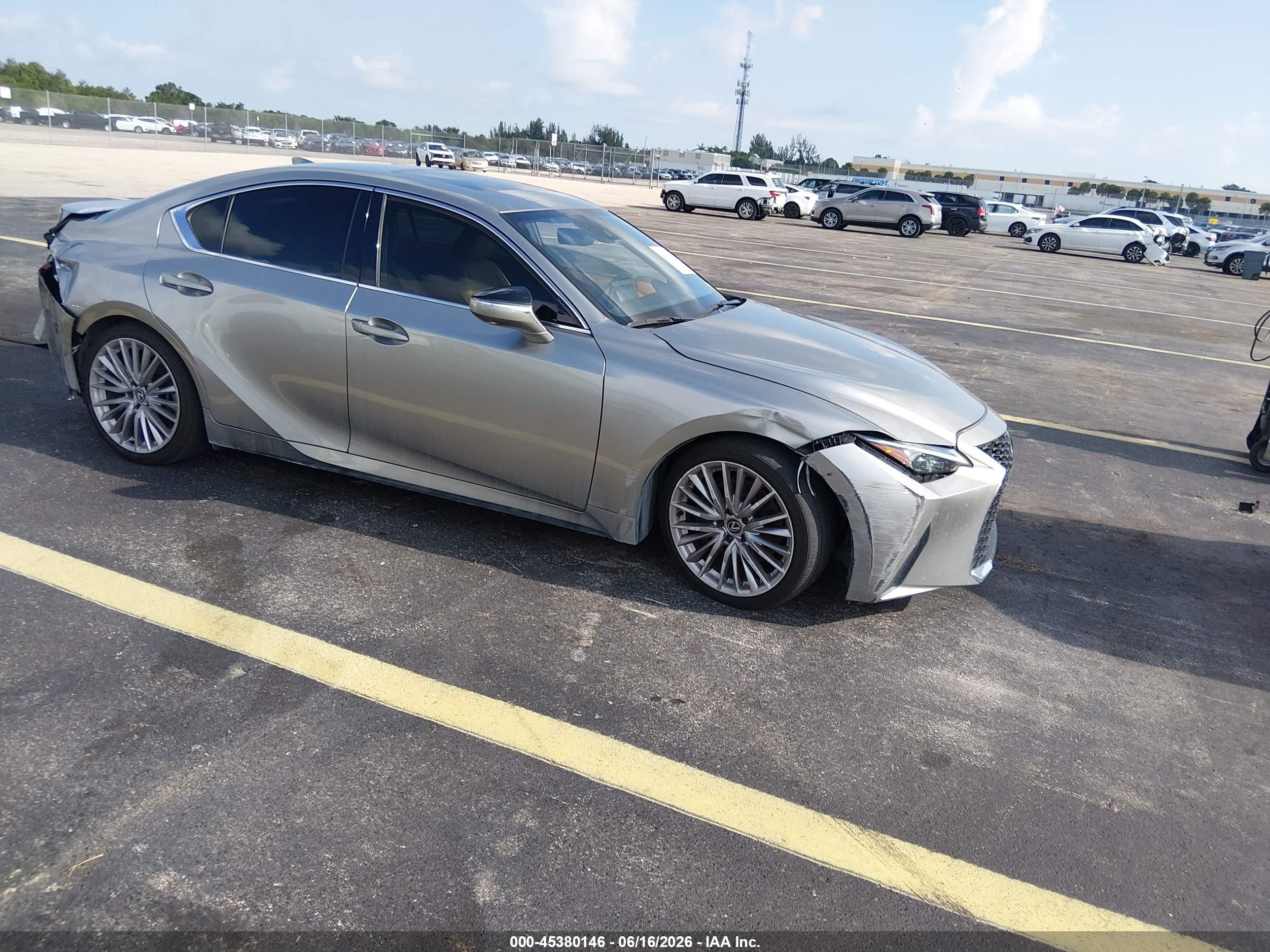 2023 Lexus IS 300, VIN JTHDA1D25P5128360 — Фото с аукциона 1 of 5