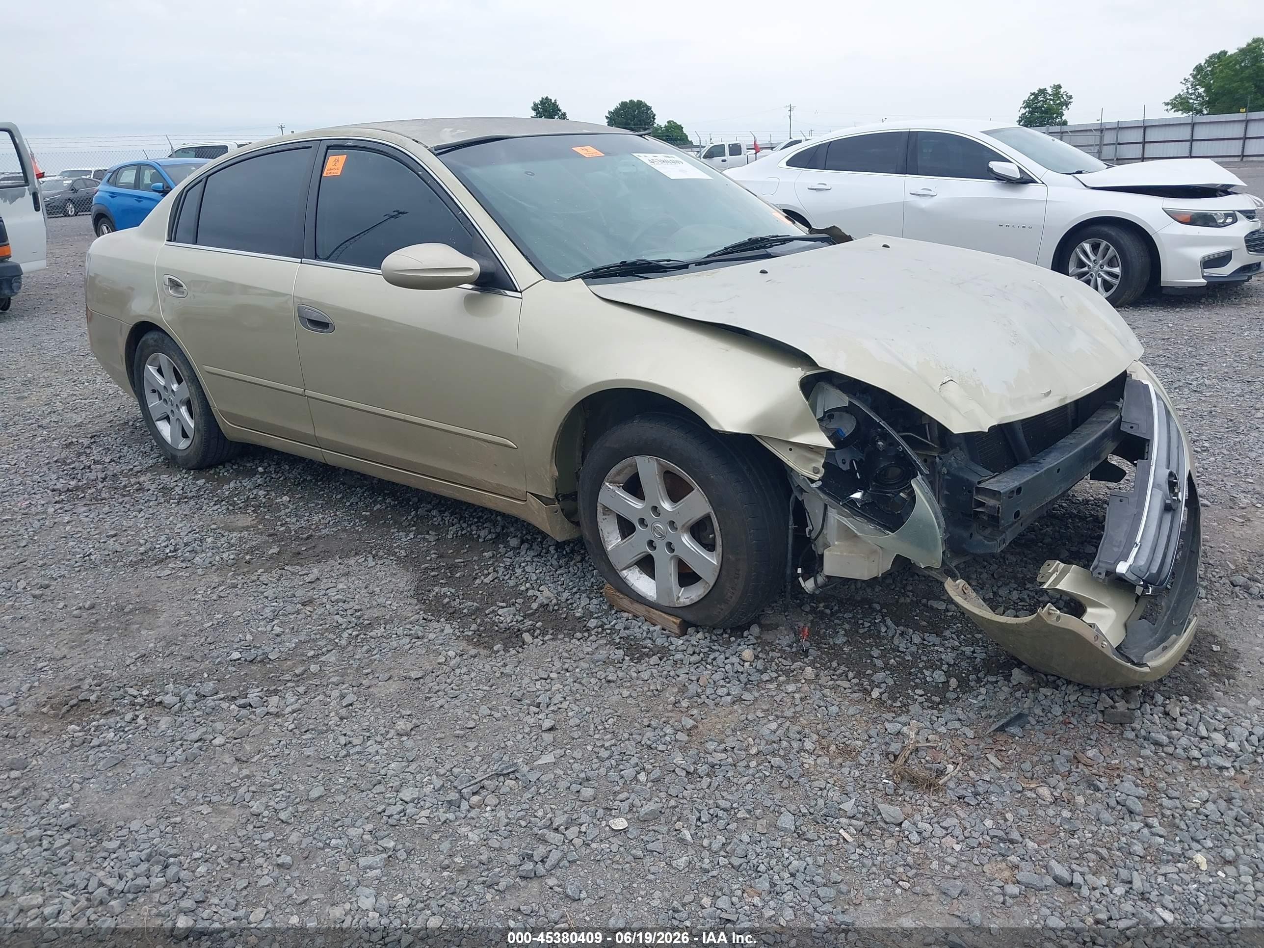 2004 Nissan Altima SL, VIN 1N4AL11D84C110422 — Front end