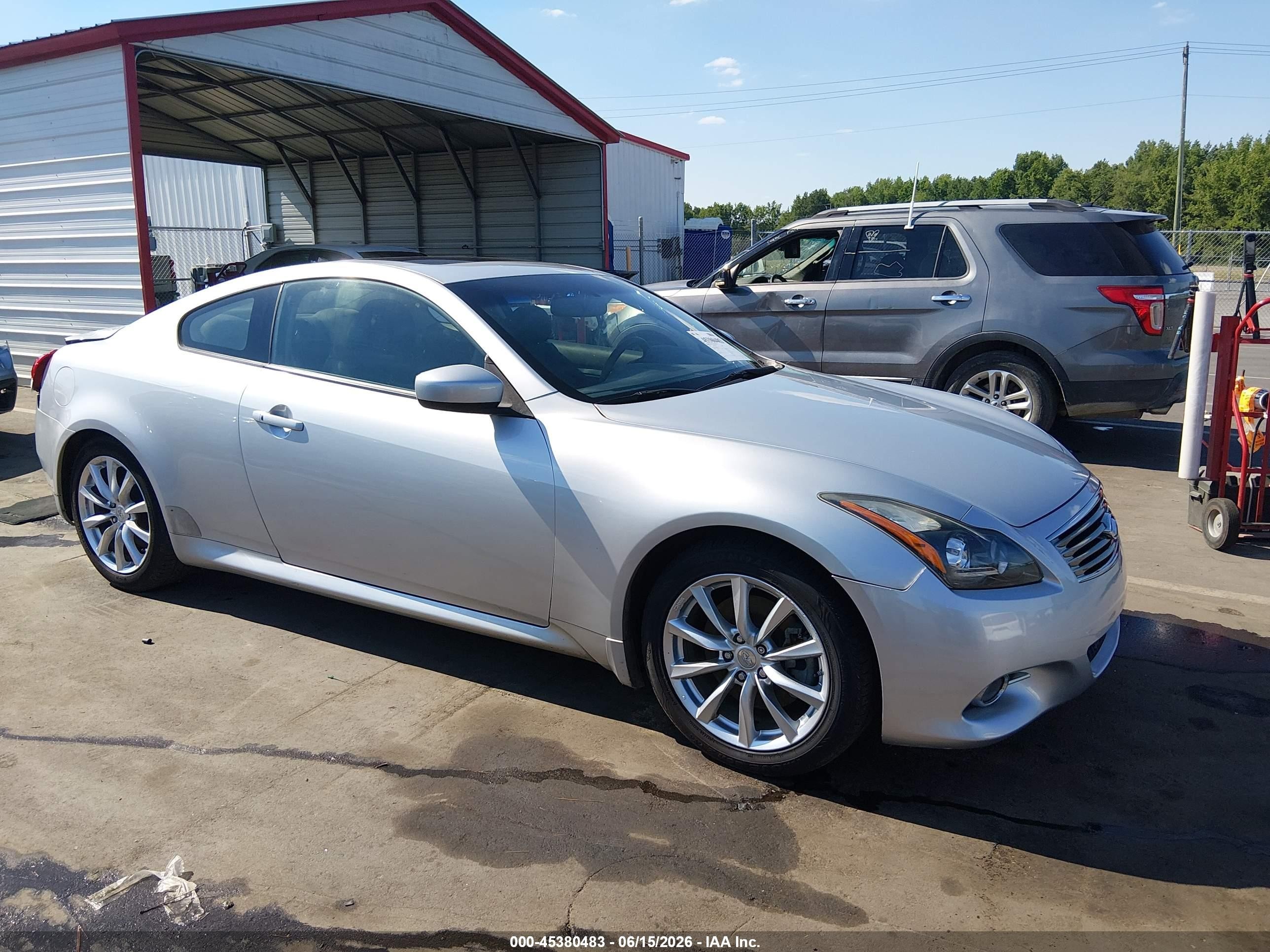 2014 Infiniti Q60 Journey, VIN JN1CV6EK4EM112573 — Rear end