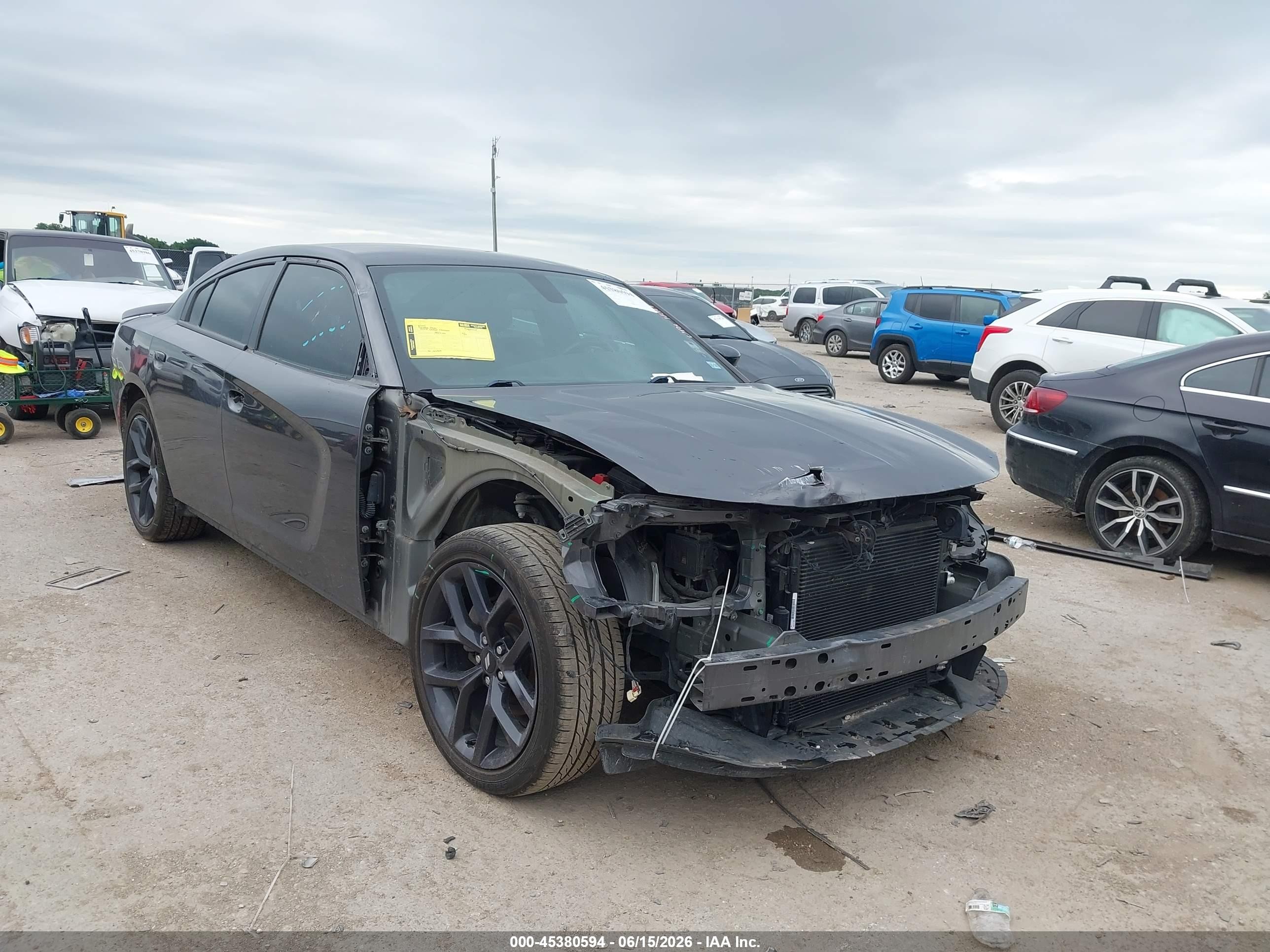 2019 Dodge Charger SXT, VIN 2C3CDXBG6KH734634 — Front end