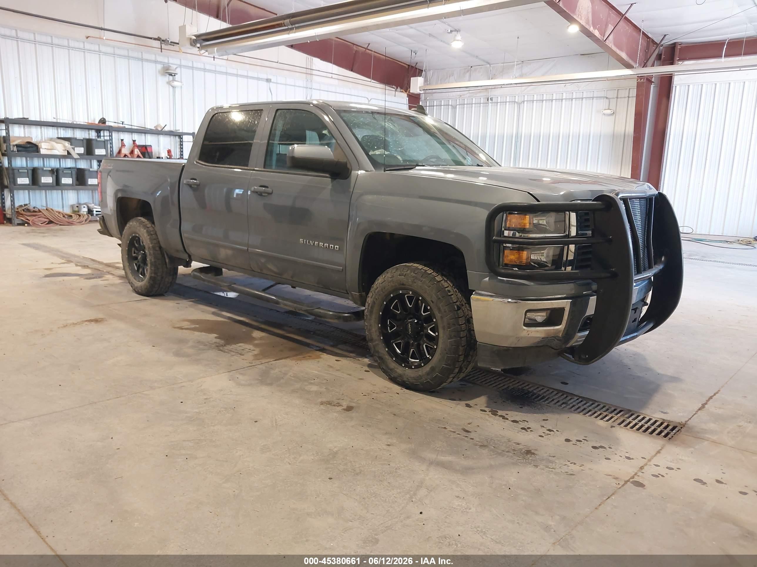 2015 Chevrolet Silverado 1500 LT, VIN 3GCUKREC6FG479239 — Front end