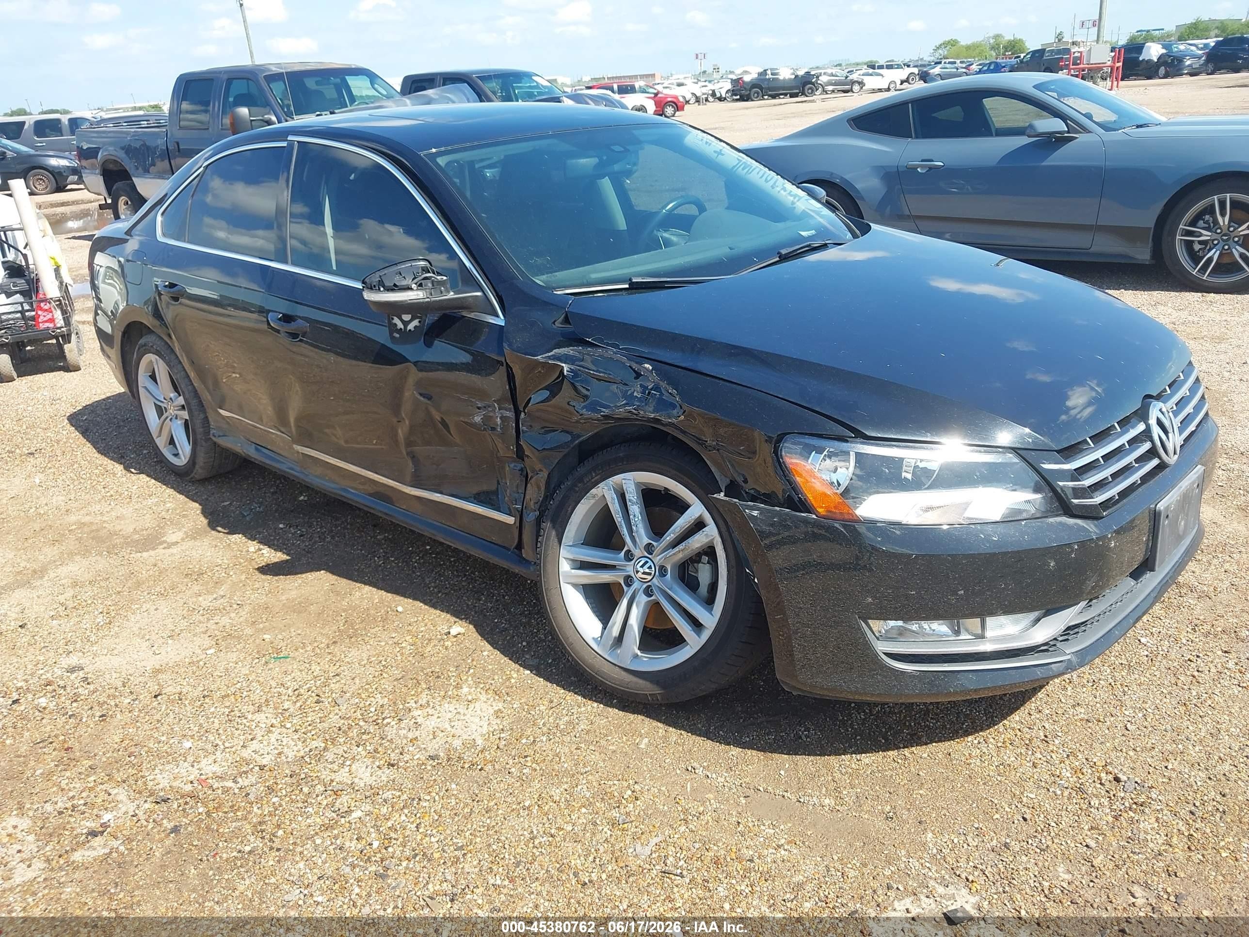 2014 Volkswagen Passat SEL Premium, VIN 1VWCN7A3XEC037544 — Not stated