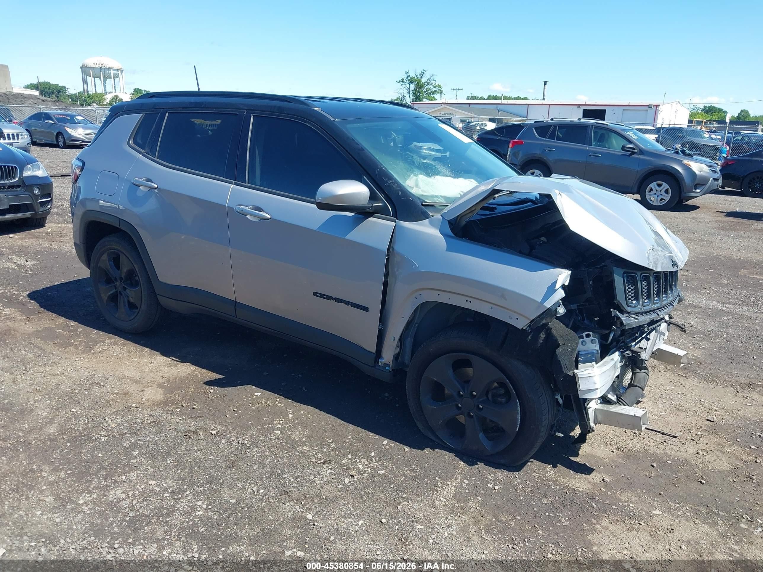 2020 Jeep Compass Altitude, VIN 3C4NJDBB9LT139611 — Front end