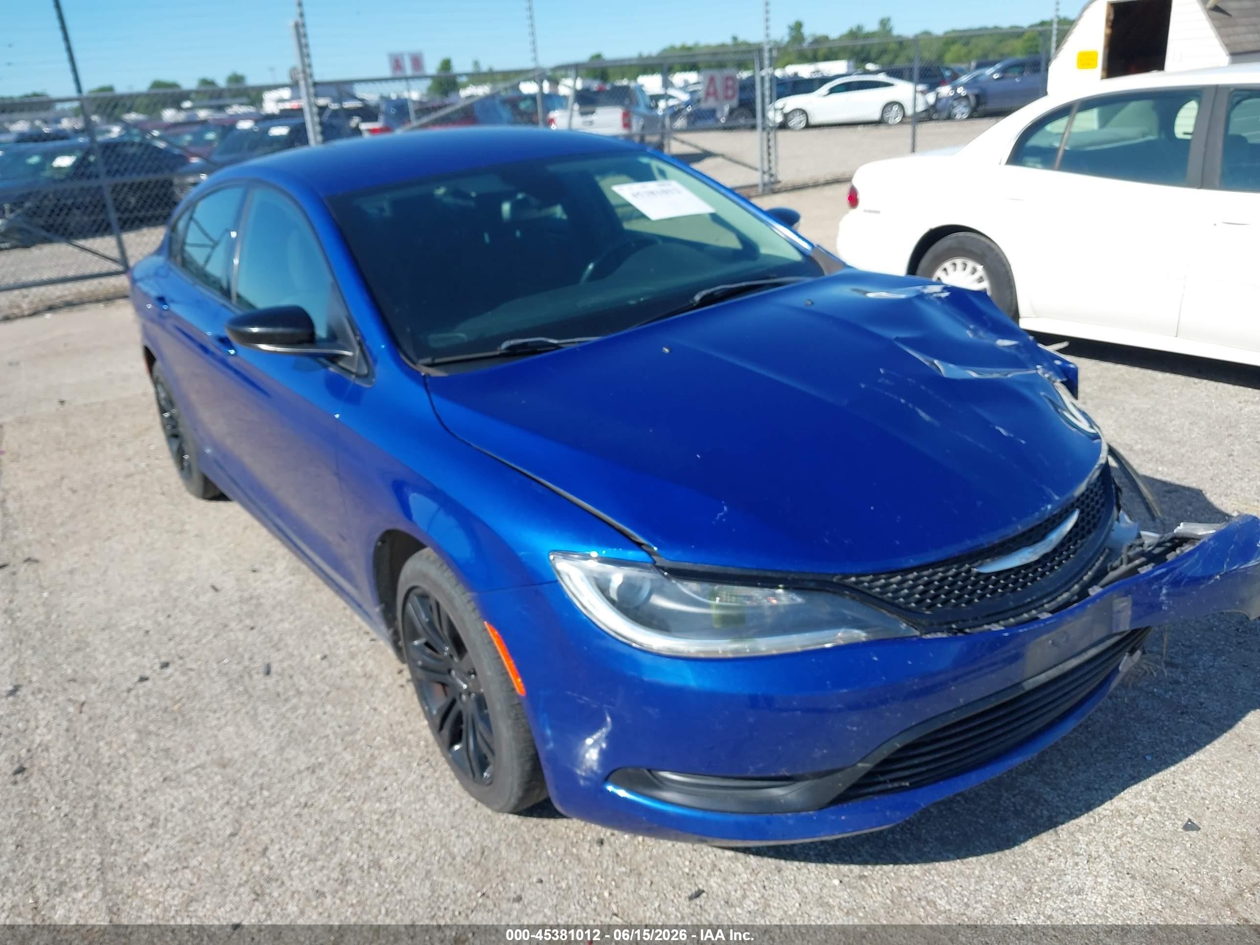 2017 Chrysler 200 LX, VIN 1C3CCCFB7HN509634 — Перед