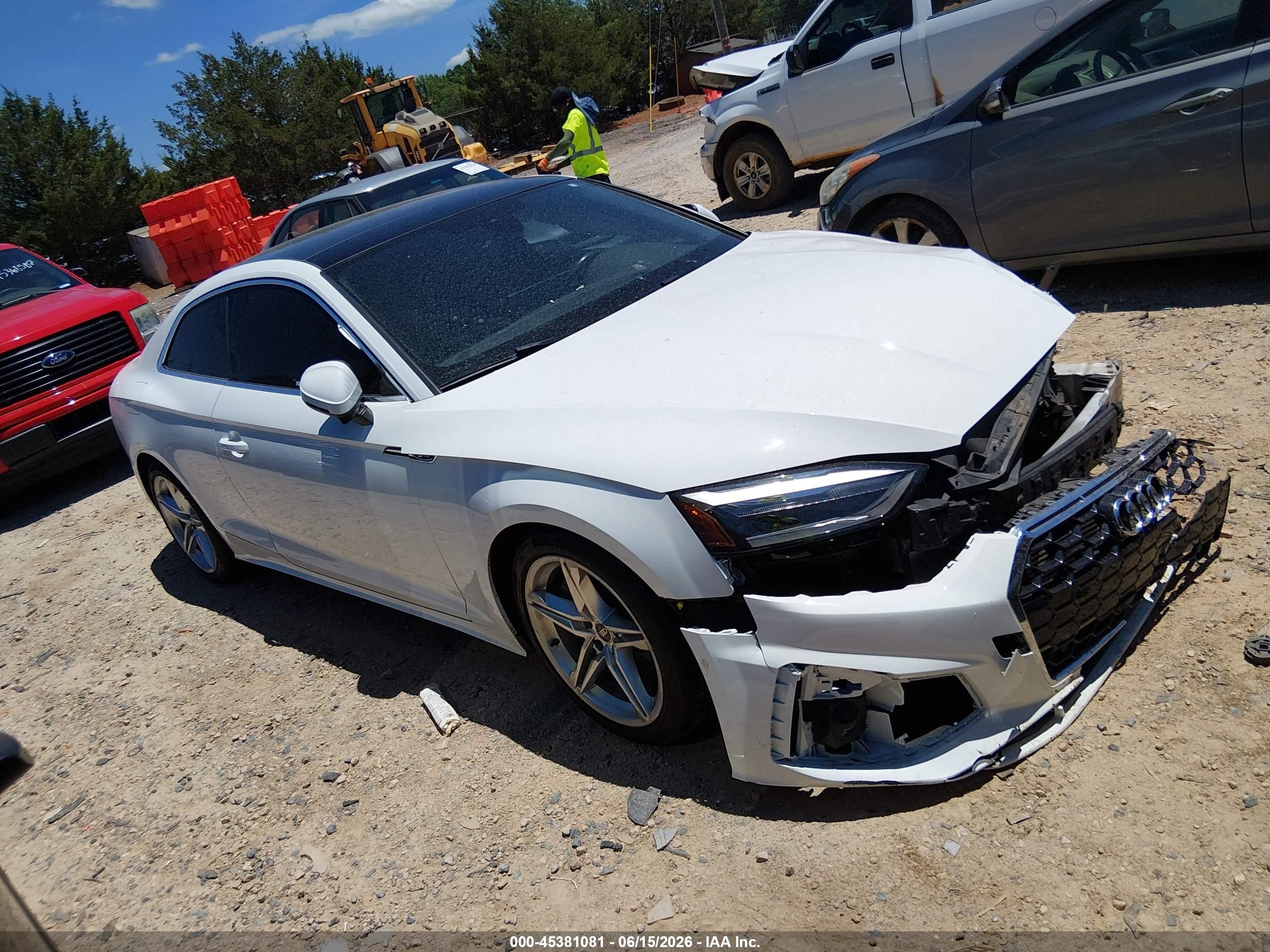 2022 Audi A5 S line Premium, VIN WAUSAAF55NA022430 — Перед
