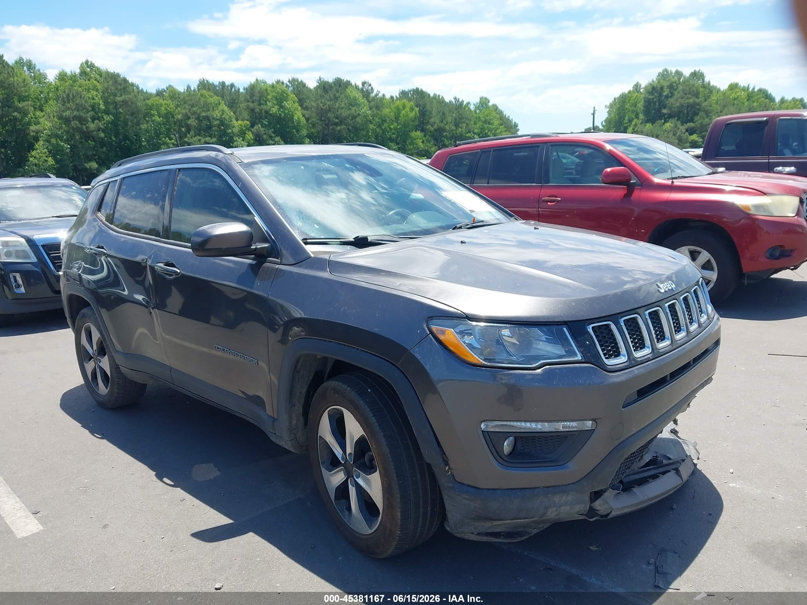 2017 Jeep Compass Latitude, VIN 3C4NJDBB0HT665178 — Бок