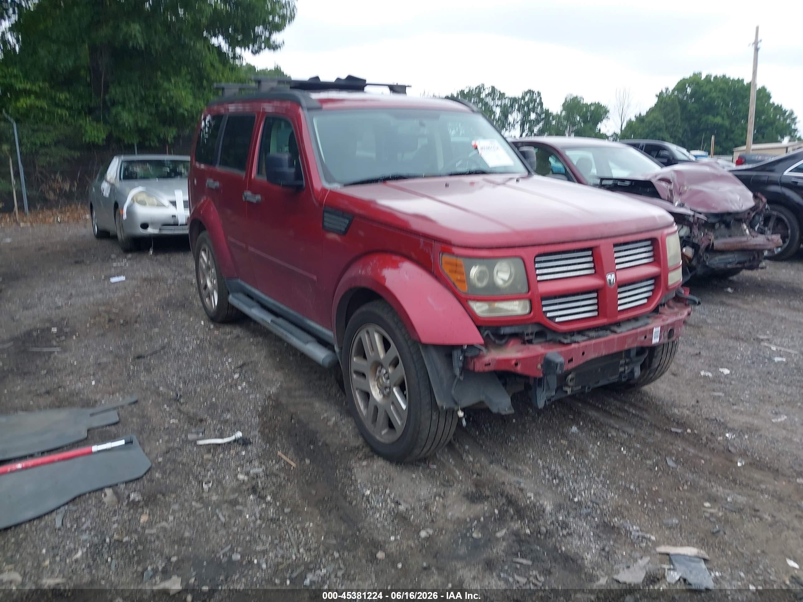 2010 Dodge Nitro SXT, VIN 1D4PU5GX6AW102410 — Front end