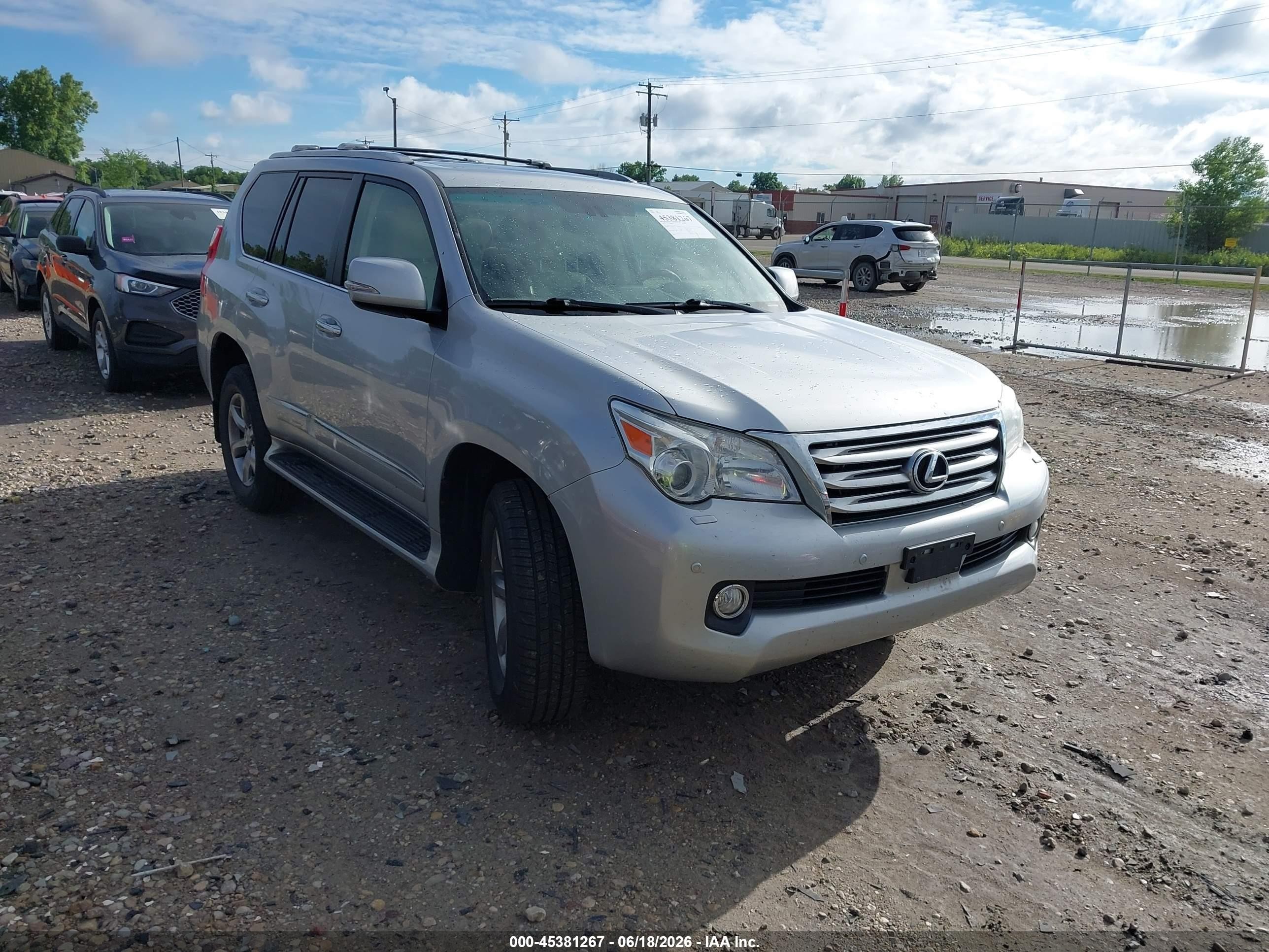 2013 Lexus GX 460 Premium, VIN JTJJM7FX2D5059398 — Front end
