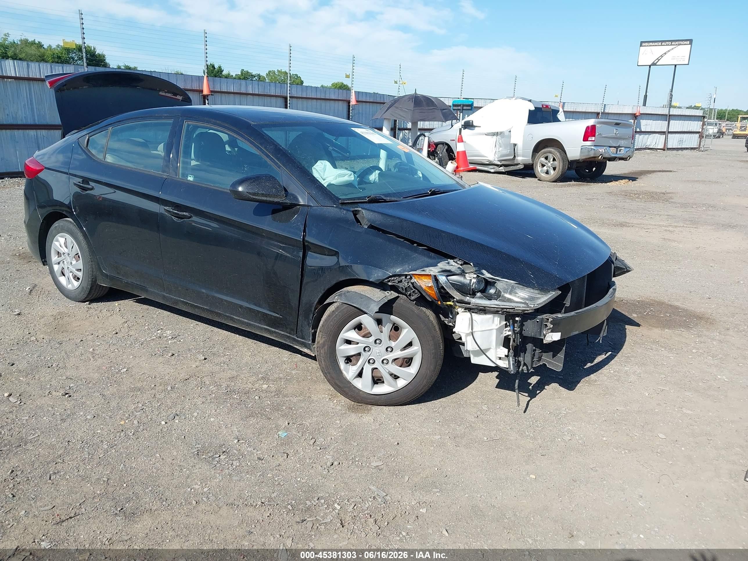 2017 Hyundai Elantra SE, VIN 5NPD74LF8HH103847 — Front end
