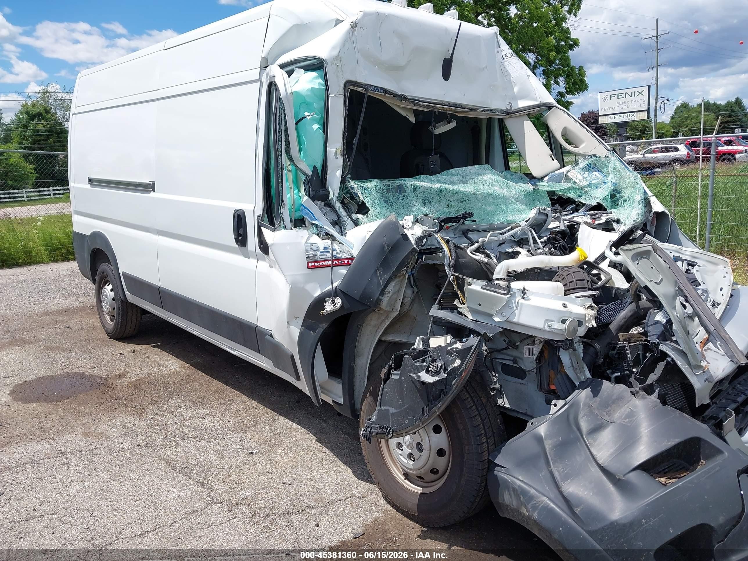 2022 Ram ProMaster Cargo, VIN 3C6LRVDG6NE125307 — Front end