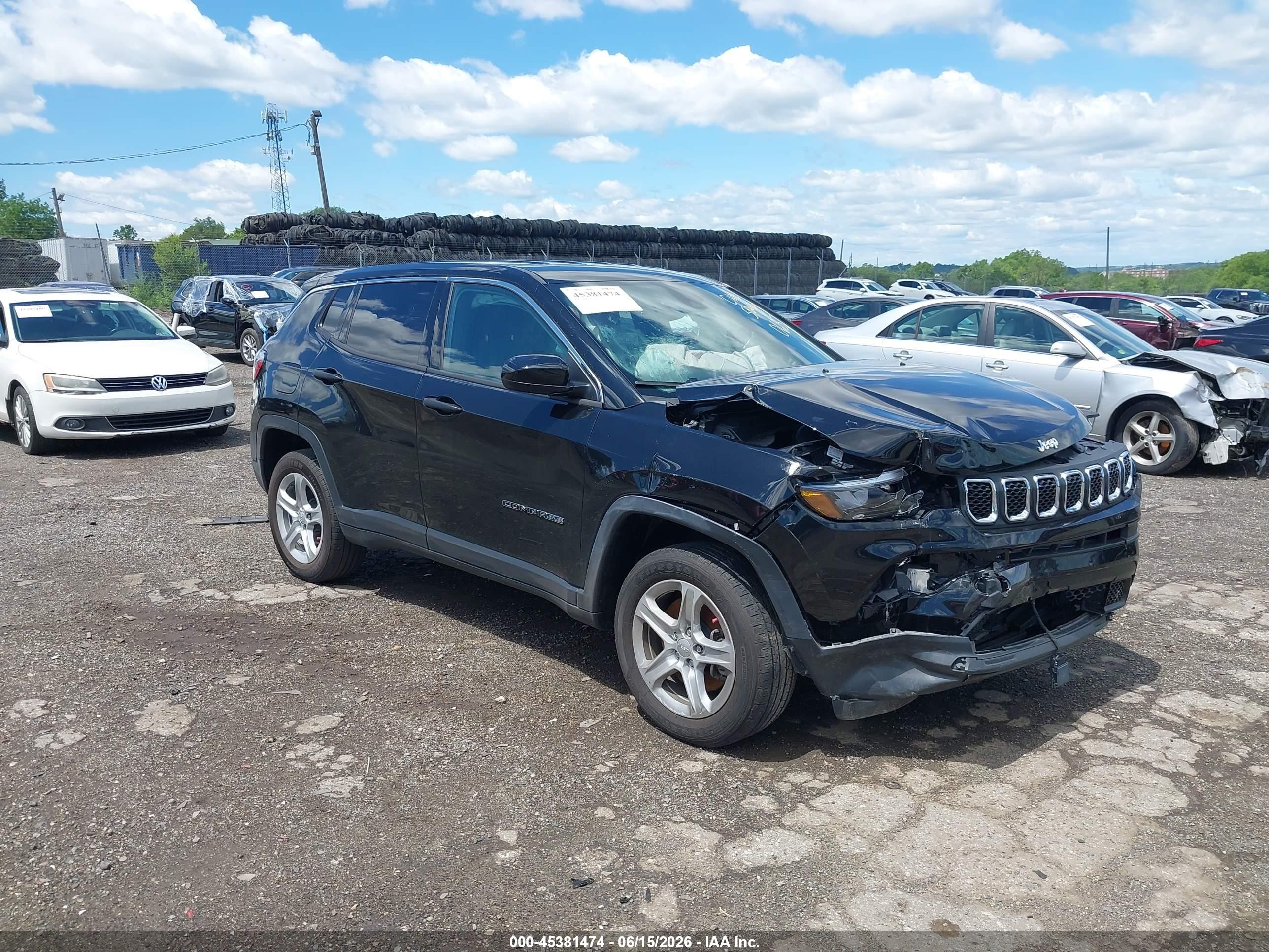 2023 Jeep Compass Sport, VIN 3C4NJDAN2PT520637 — Front end