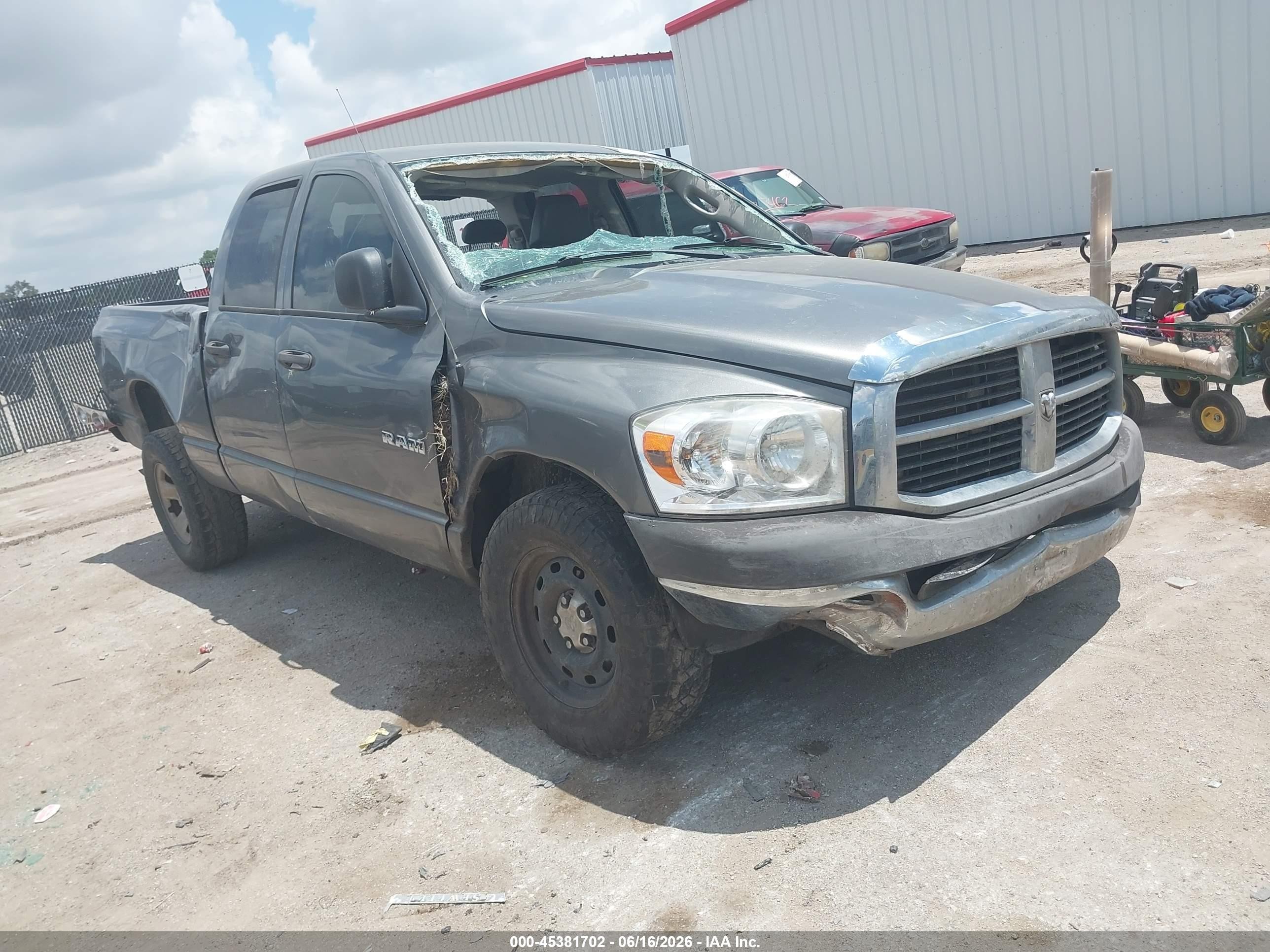 2008 Dodge 1500 ST, VIN 1D7HA18KX8J125272 — Бок