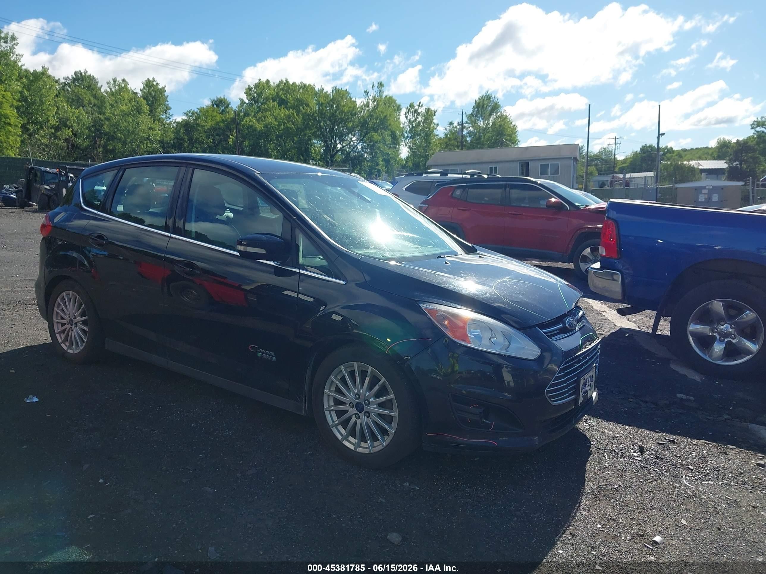 2016 Ford C-Max SEL, VIN 1FADP5CU3GL110435 — Перед
