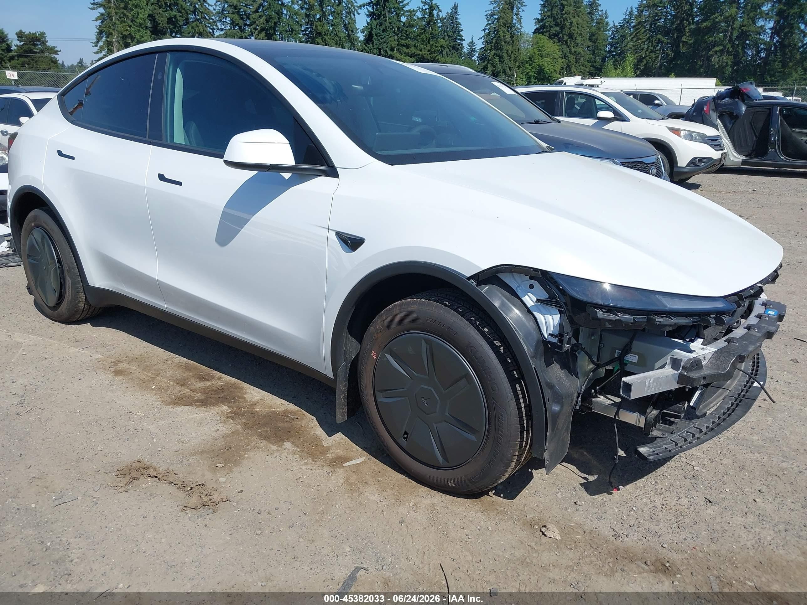 2026 Tesla Model Y Long Range, VIN 7SAYGDED1TA597862 — Днище