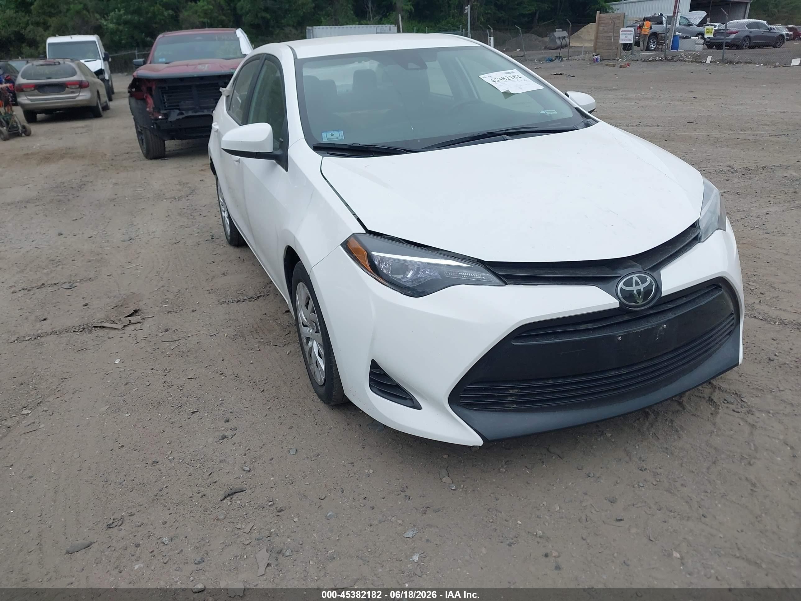 2019 Toyota Corolla SE, VIN 2T1BURHE1KC195164 — Rear end