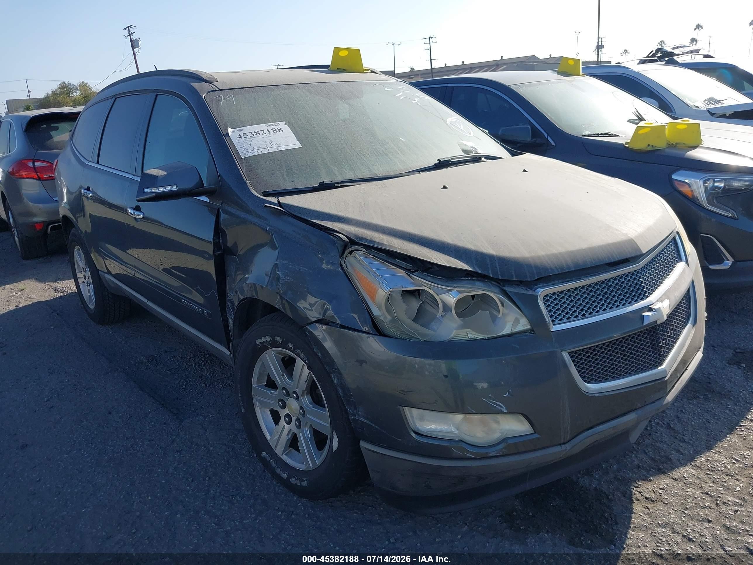 2009 Chevrolet Traverse 1LT, VIN 1GNER23D99S151840 — Front end