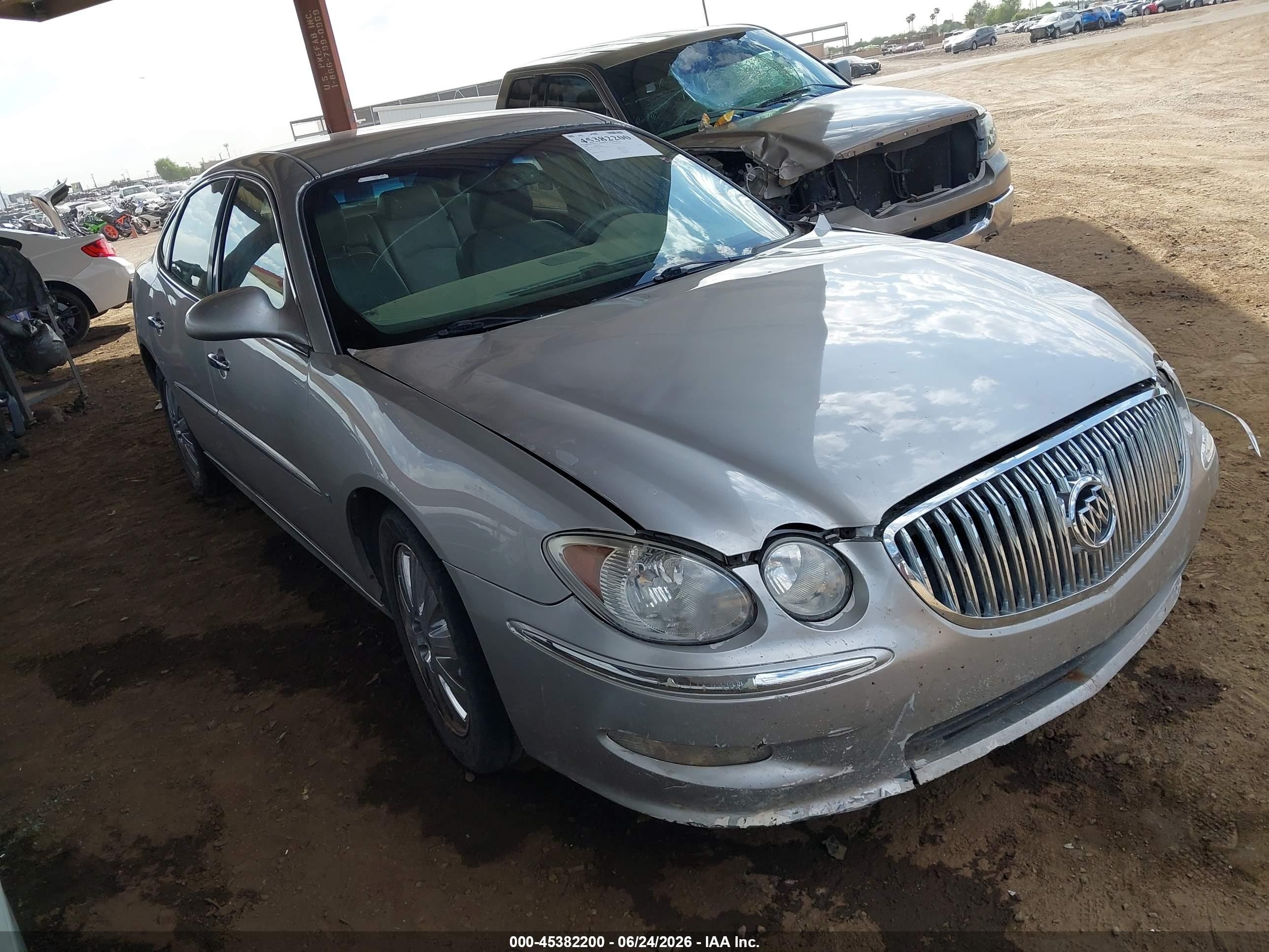 2008 Buick LaCrosse CXL, VIN 2G4WD582381348808 — Бок
