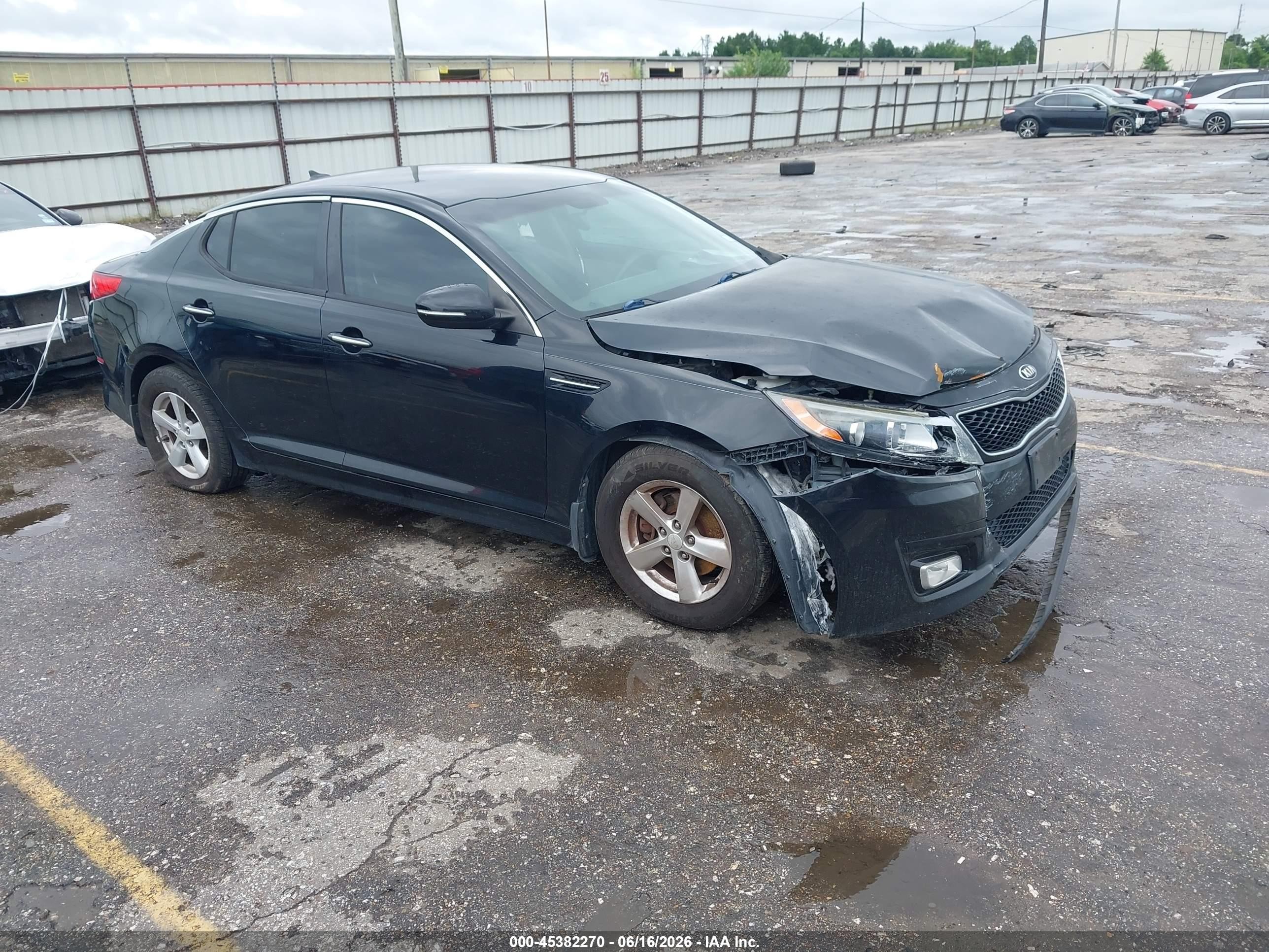 2015 Kia Optima LX, VIN 5XXGM4A70FG514301 — Front end