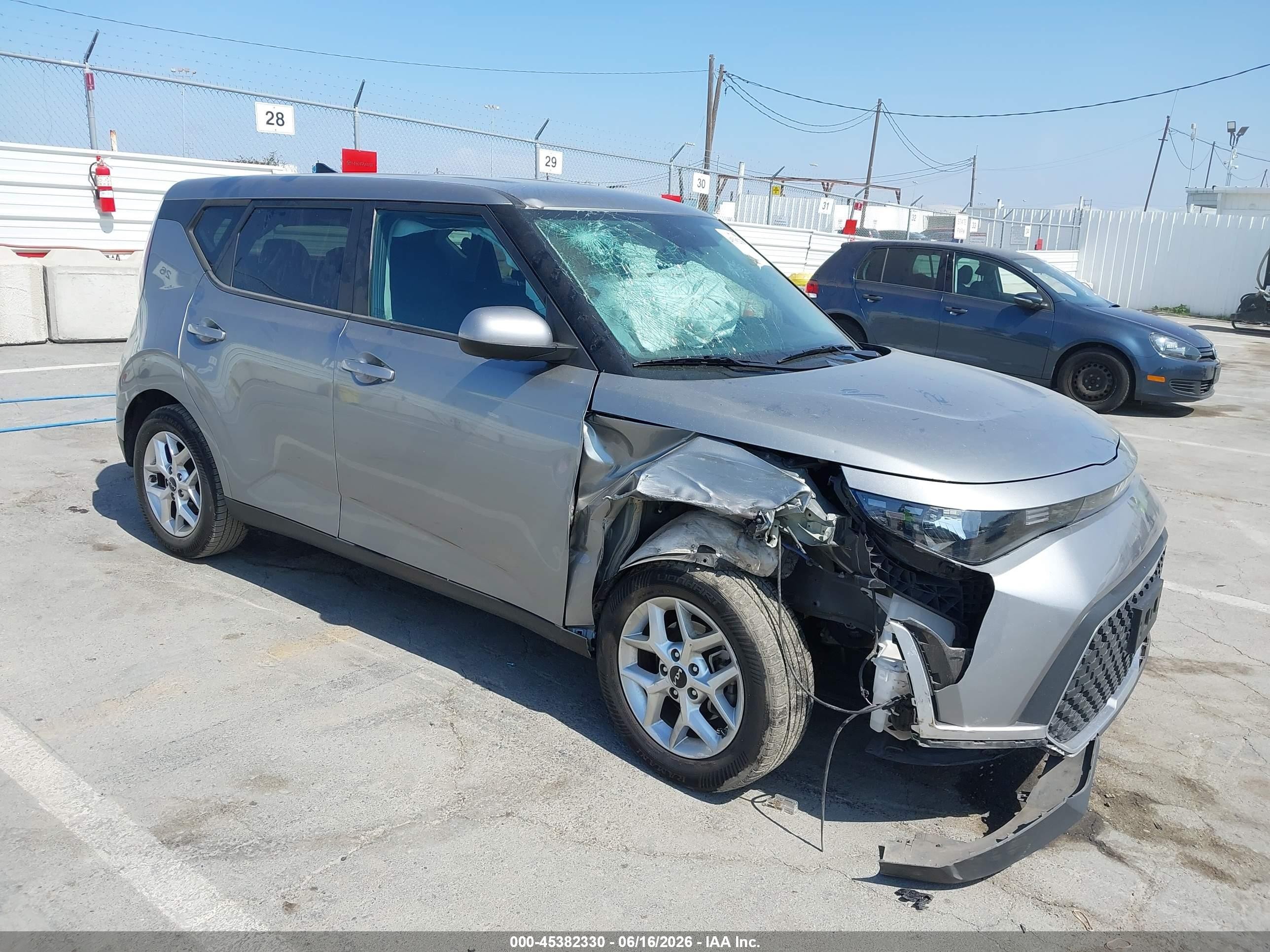 2024 Kia Soul LX, VIN KNDJ23AU2R7908326 — Front end