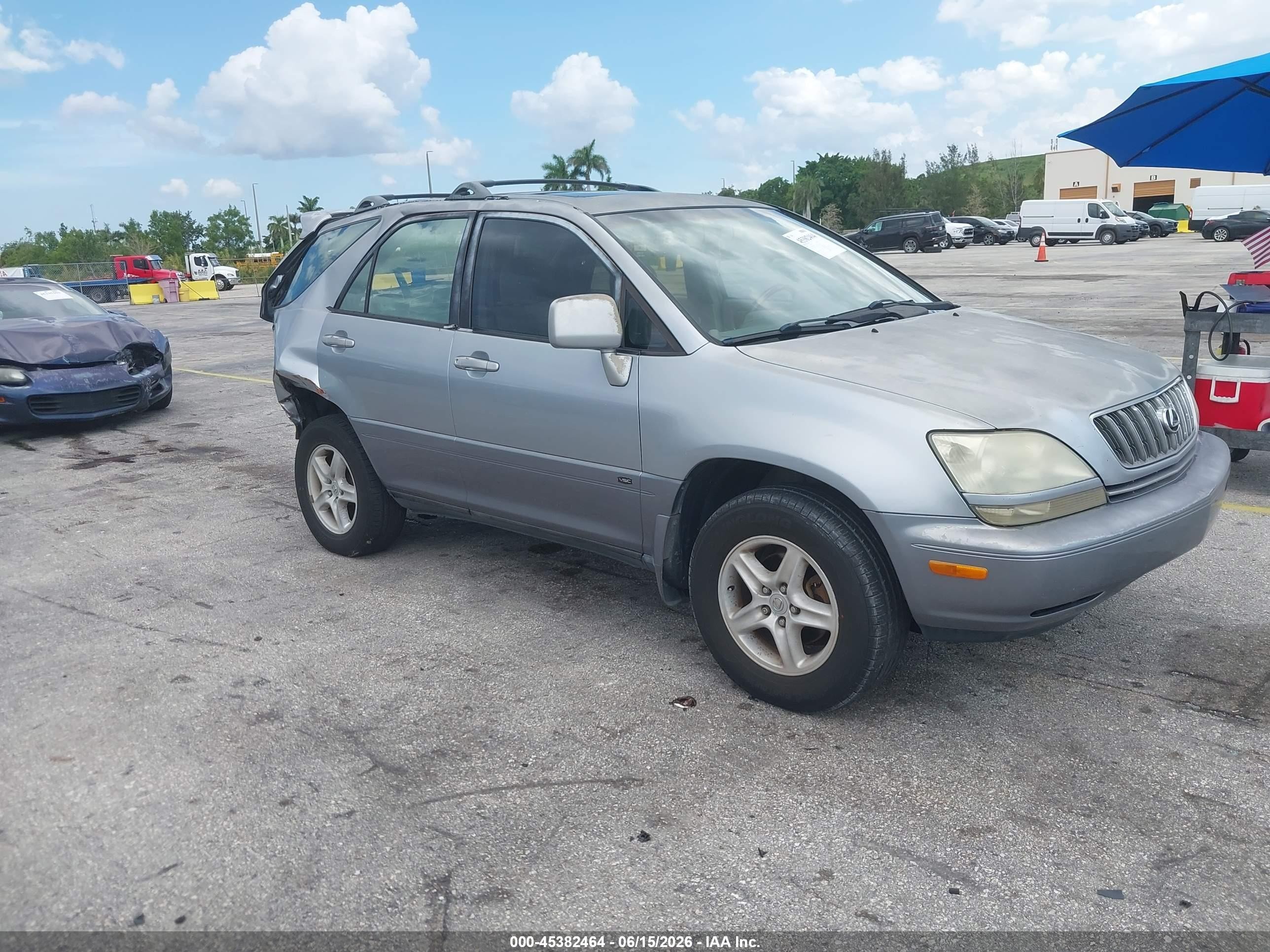 2003 Lexus RX 300, VIN JTJGF10U530160429 — Rear end