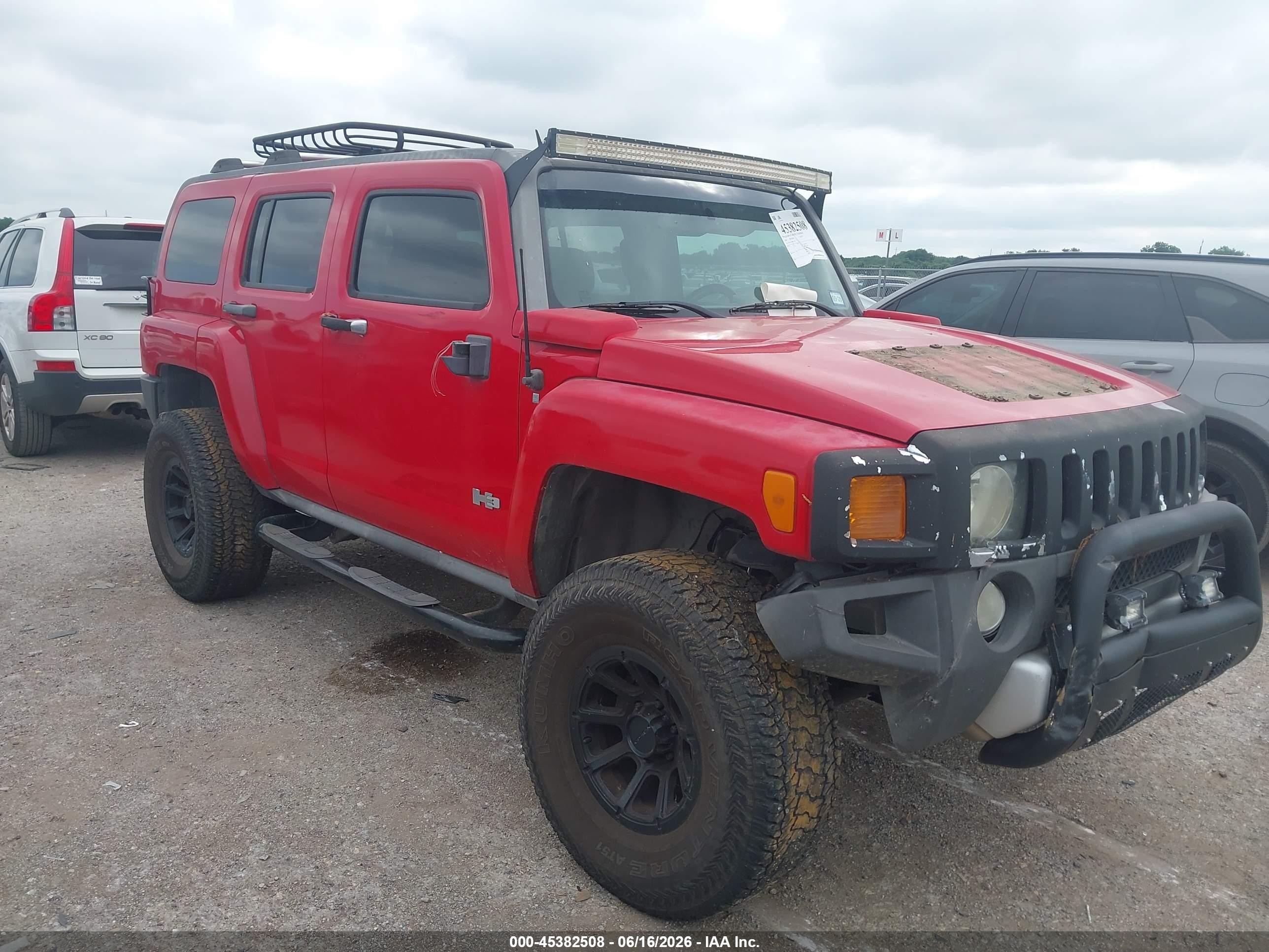 2008 Hummer H3 Luxury, VIN 5GTEN13E888153574 — Front end