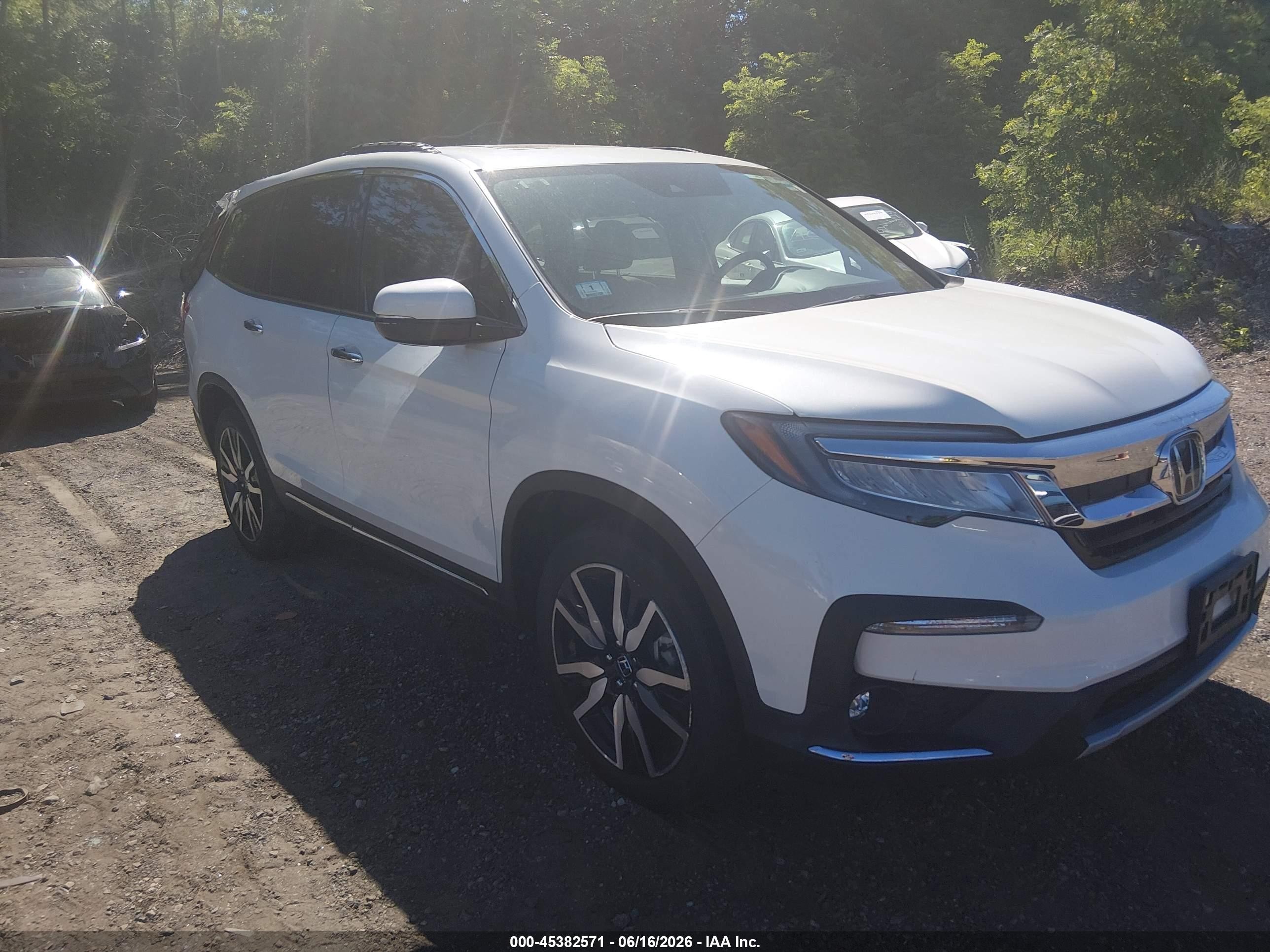 2022 Honda Pilot Touring 8-Passenger, VIN 5FNYF6H90NB011113 — Electrical