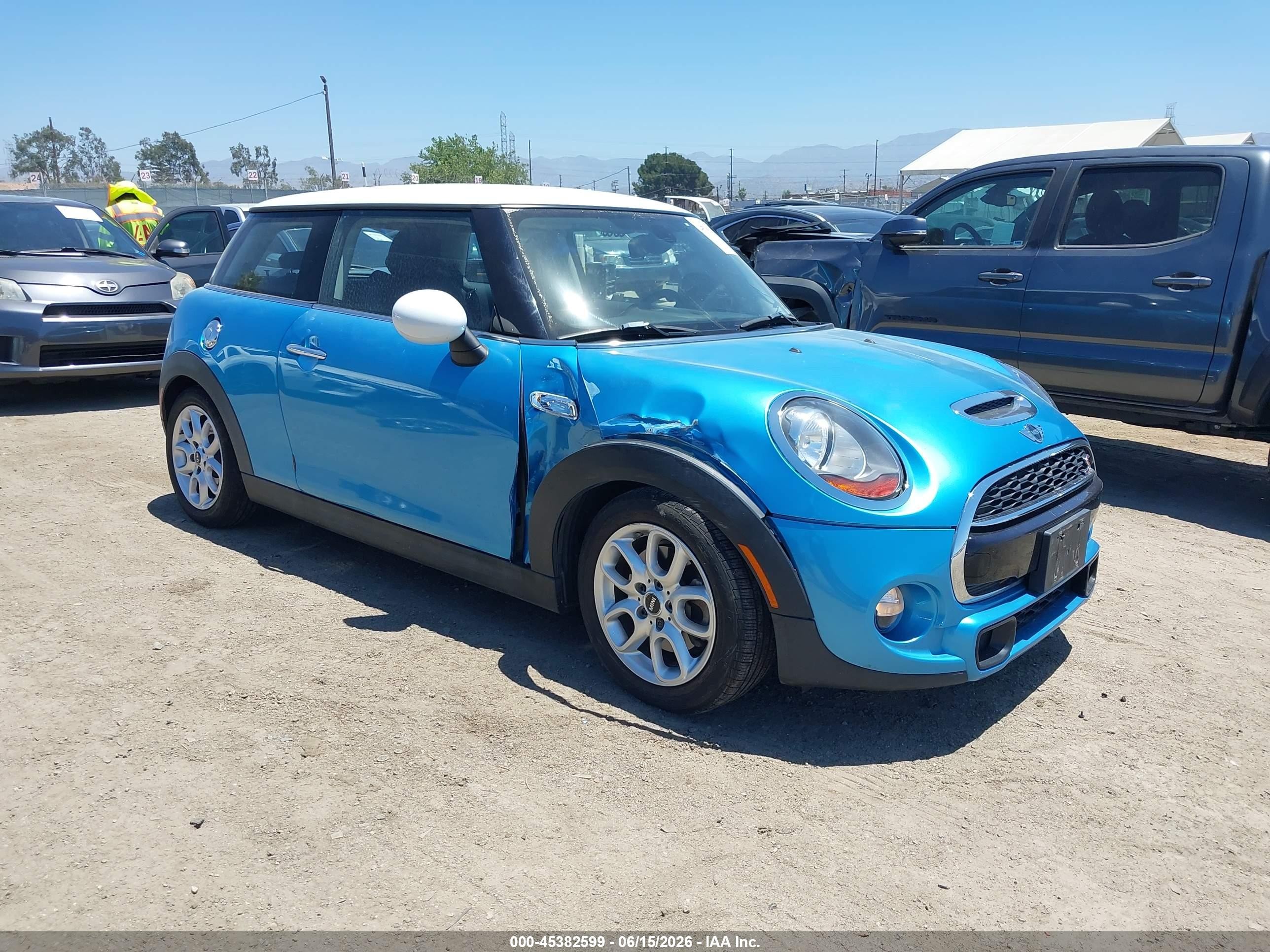 2018 MINI Hardtop Cooper S, VIN WMWXP7C56J2A46917 — Front end