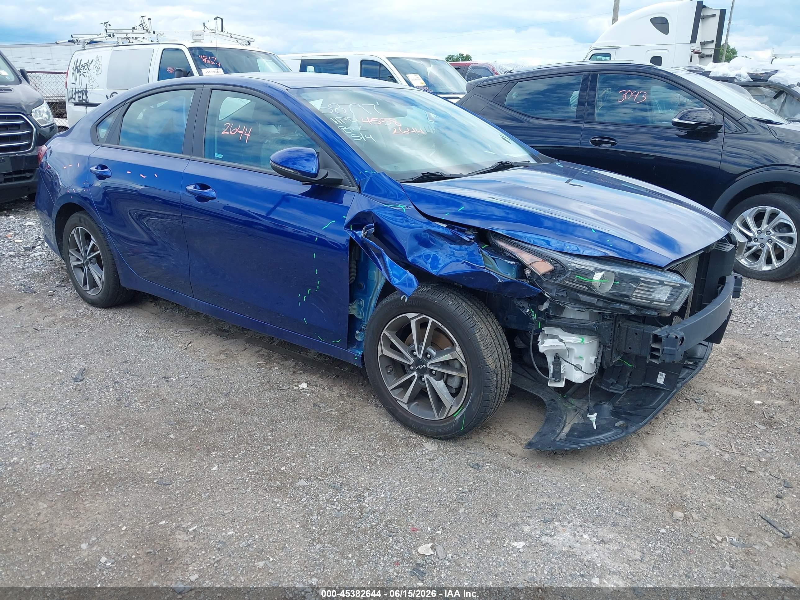 2022 Kia Forte LXS, VIN 3KPF24AD4NE429248 — Front end