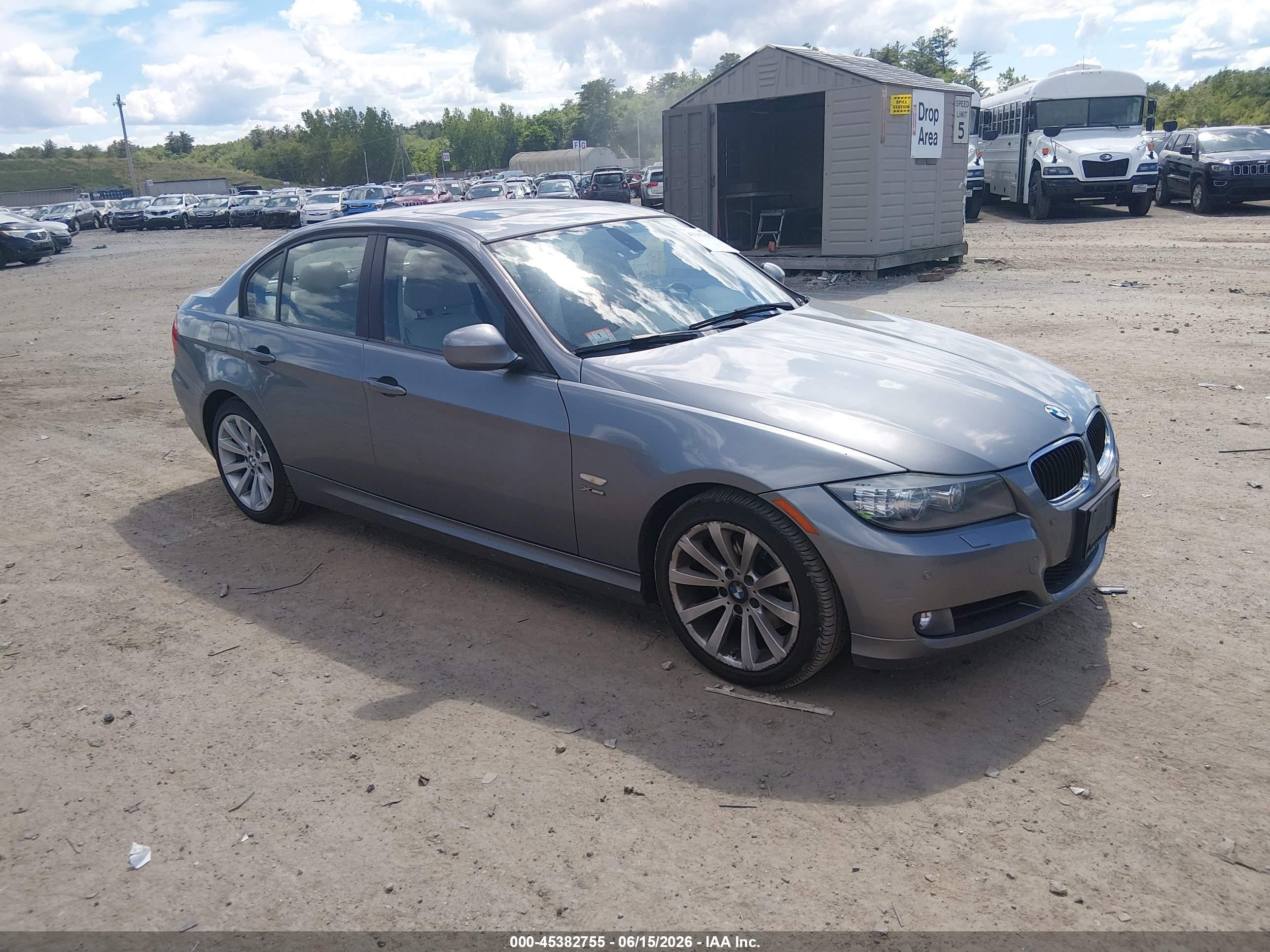 2011 BMW 3 Series 328i xDrive, VIN WBAPK5G5XBNN80500 — Normal wear