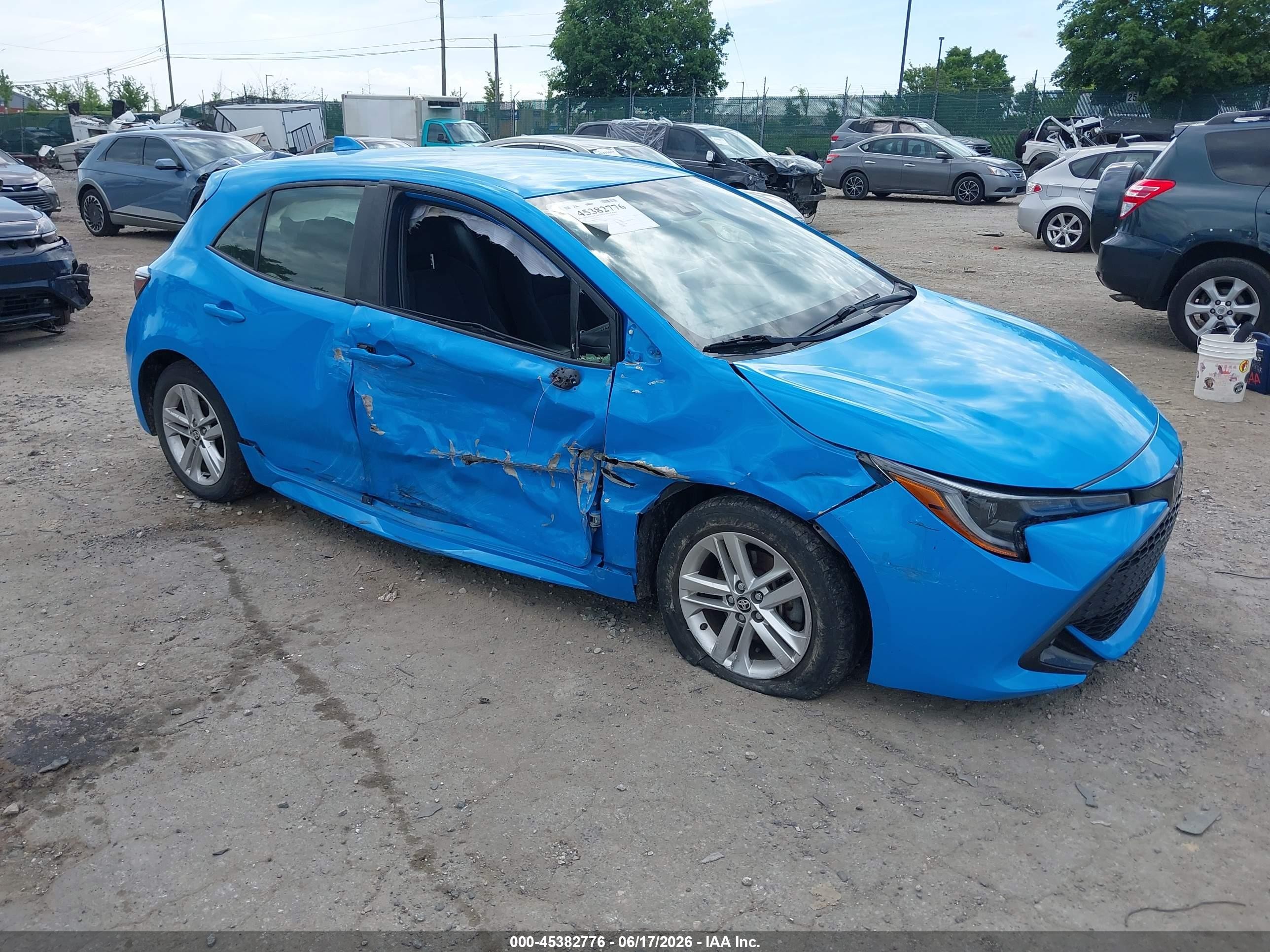 2021 Toyota Corolla SE, VIN JTND4MBE9M3120854 — Side