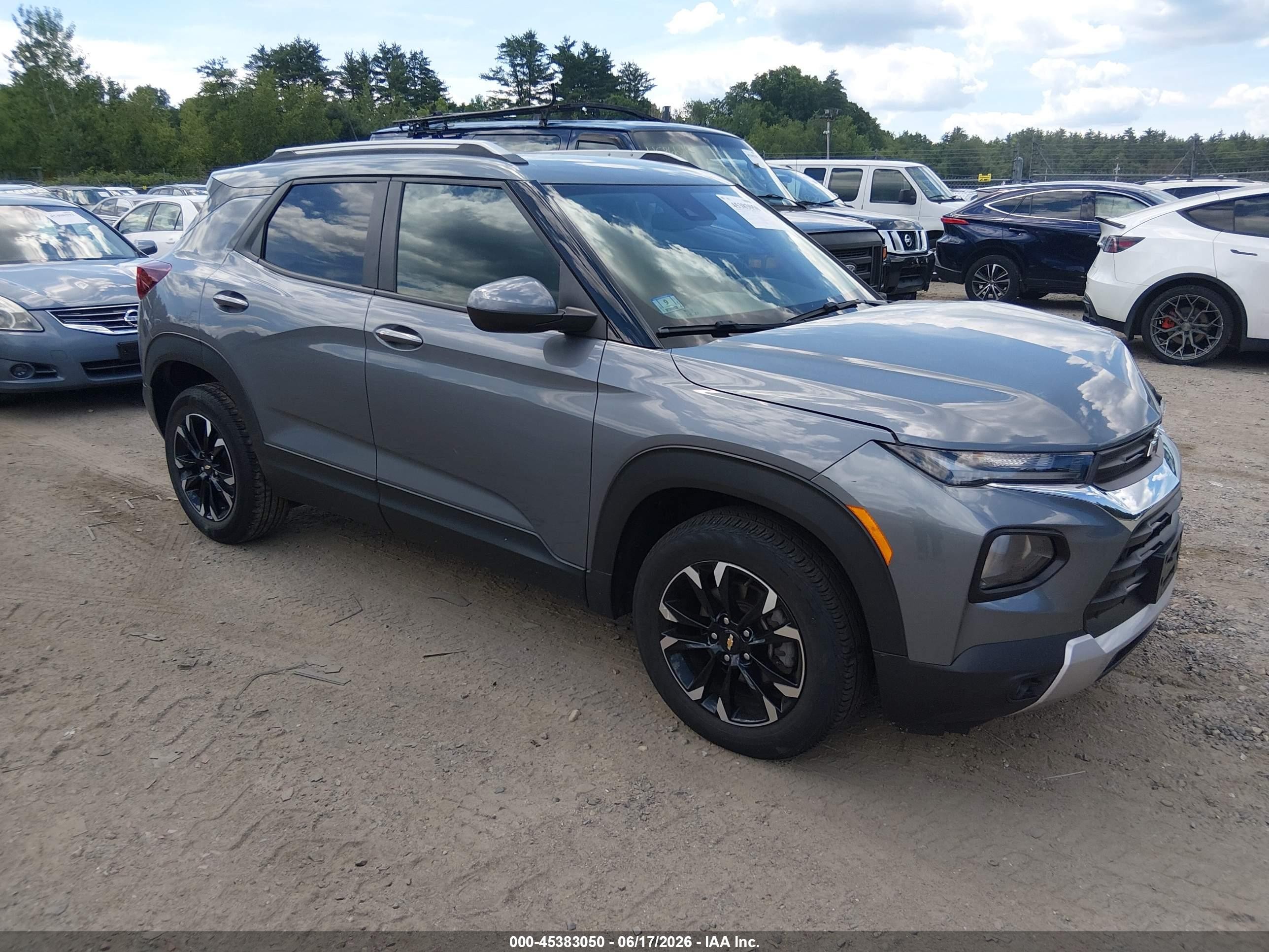 2022 Chevrolet TrailBlazer LT, VIN KL79MRSL5NB030174 — Front end