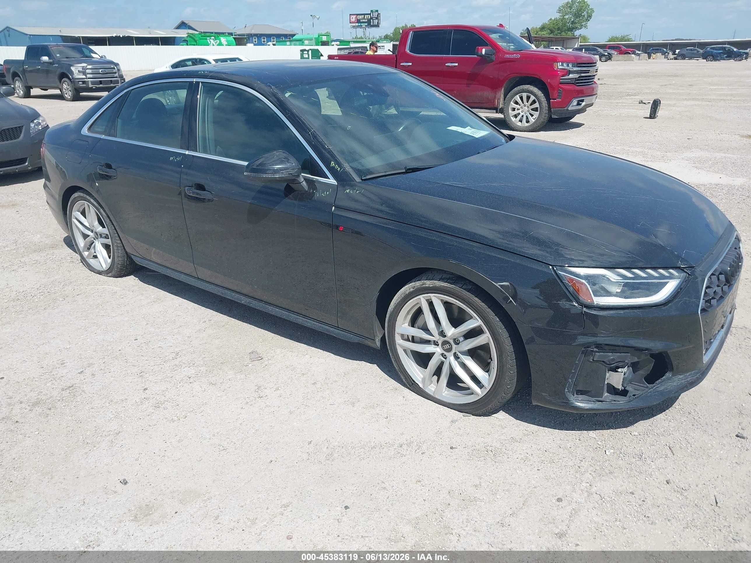 2024 Audi A4 S line Premium Plus, VIN WAUEAAF46RN006028 — Фото с аукциона 1 of 5