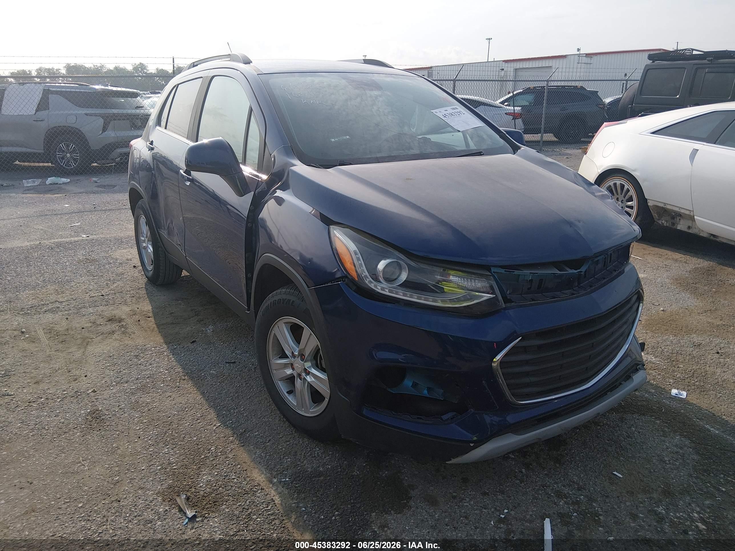 2017 Chevrolet Trax LT, VIN 3GNCJLSB0HL163117 — Перед