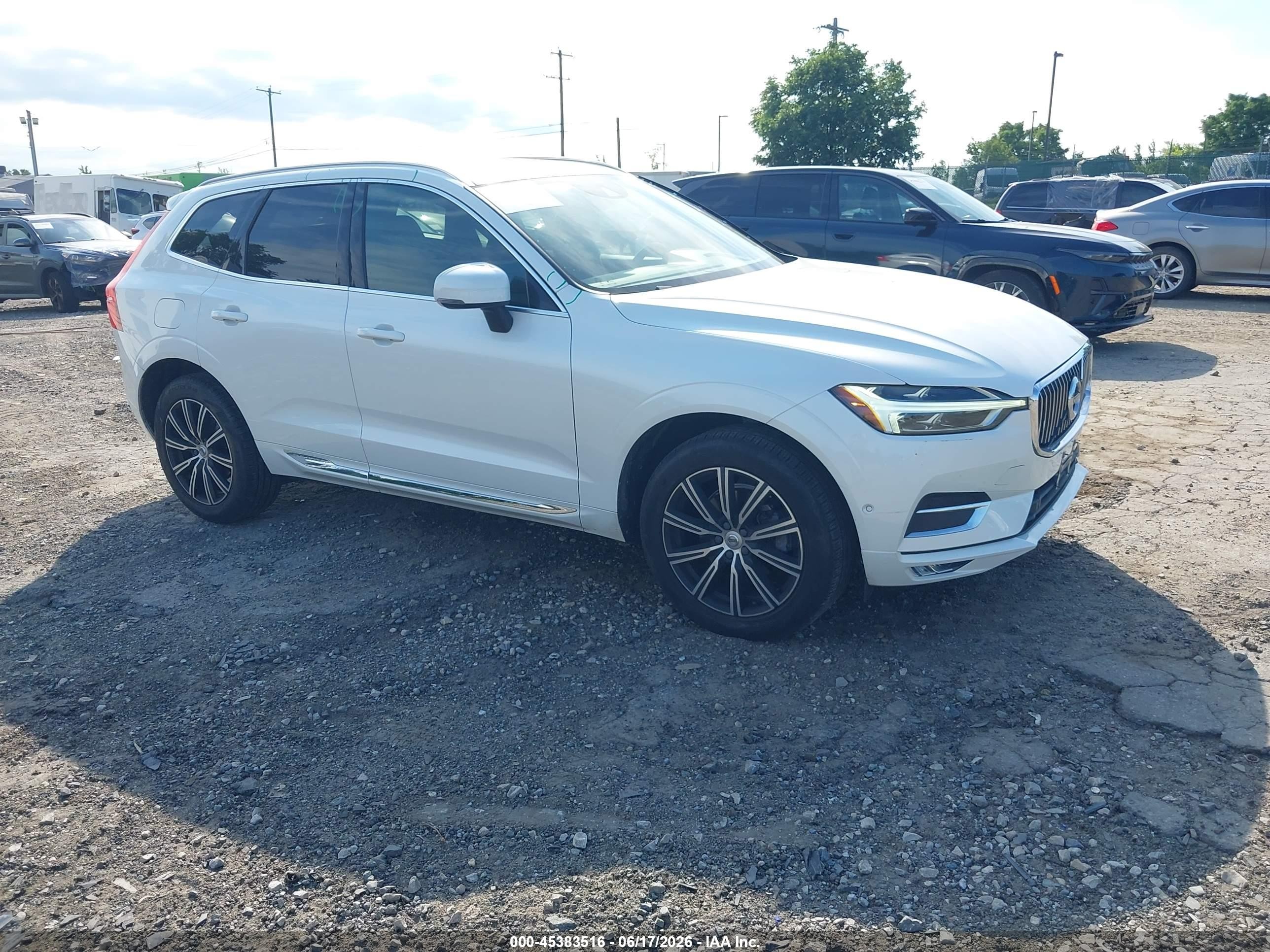 2019 Volvo XC60 Inscription, VIN LYV102RL2KB298344 — Rear end