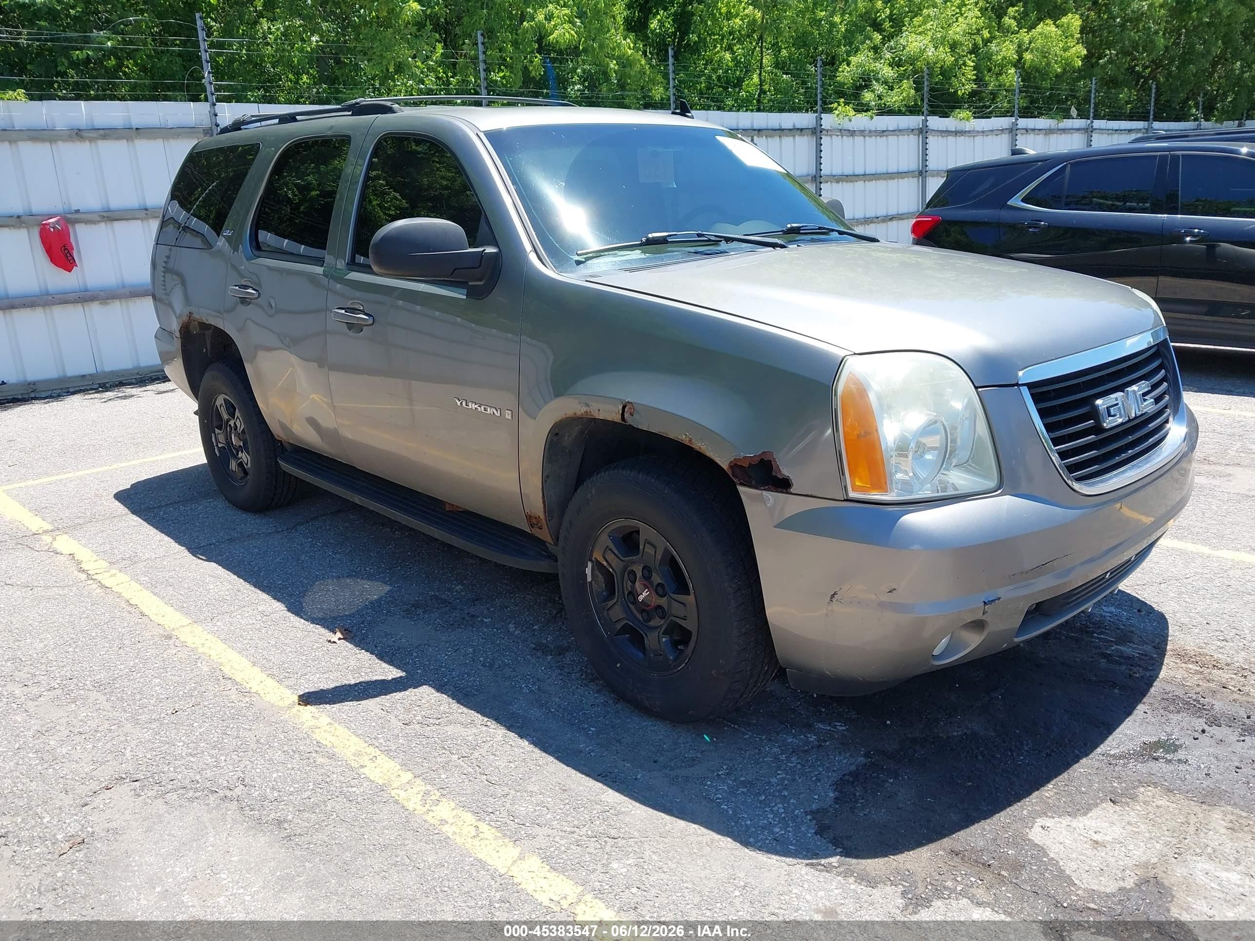 2007 GMC Yukon SLT, VIN 1GKFK13007R243582 — Normal wear