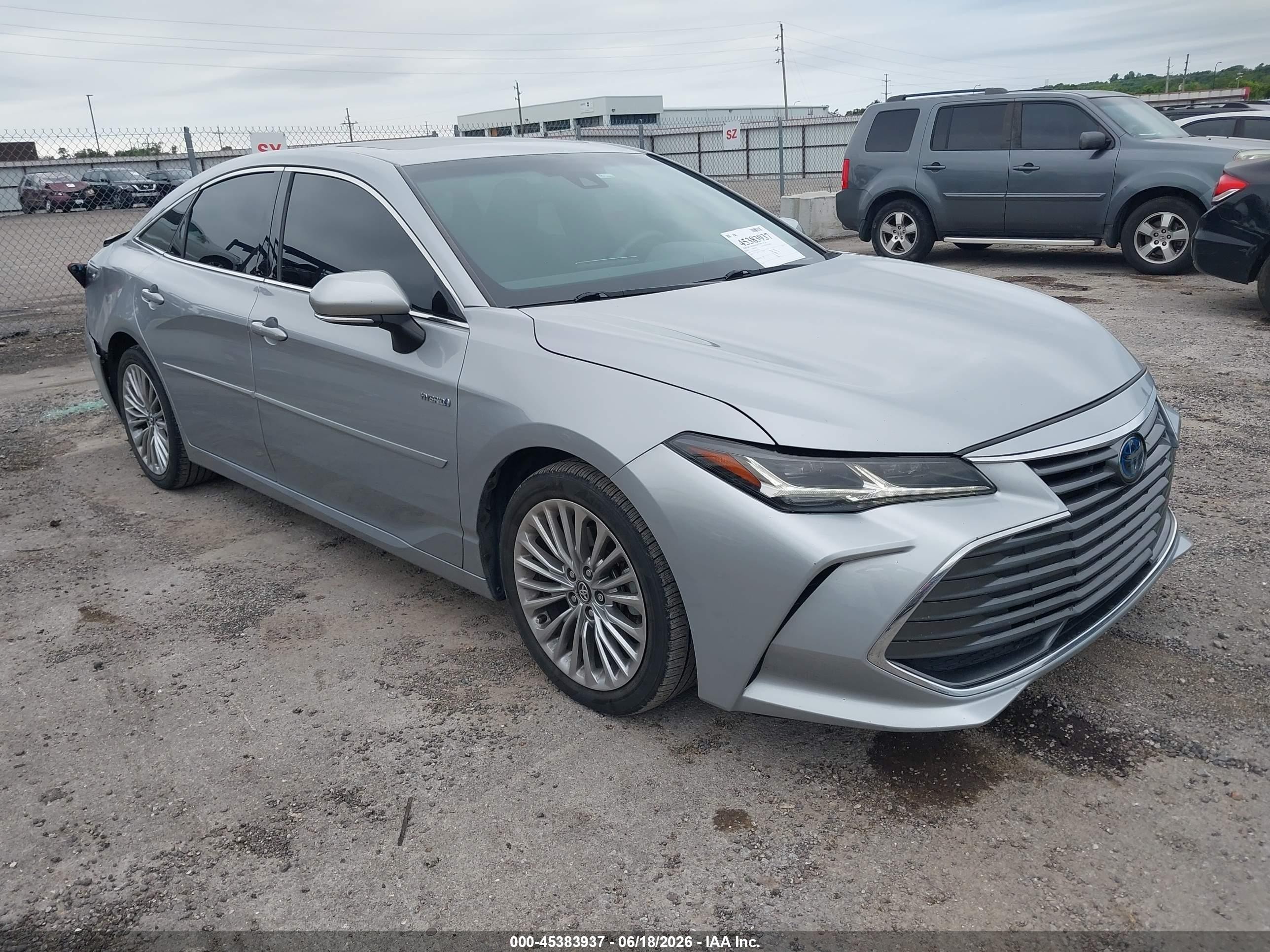 2020 Toyota Avalon Limited Hybrid, VIN 4T1C21FB3LU016112 — Rear end