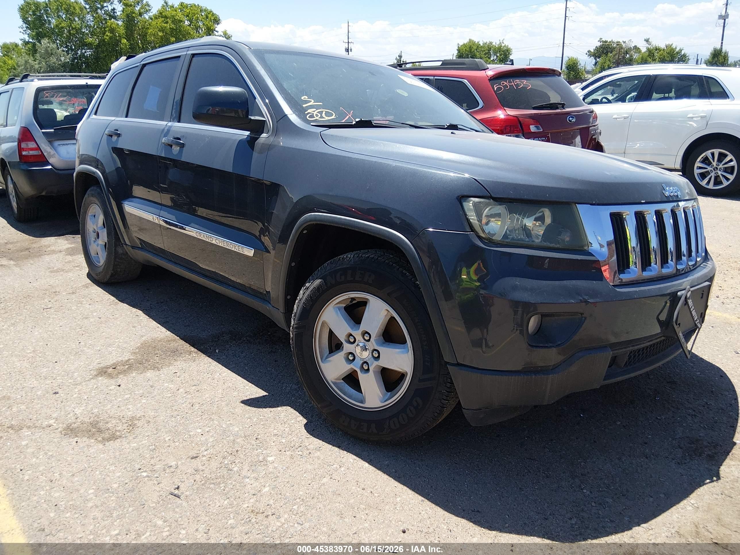 2012 Jeep Grand Cherokee Laredo, VIN 1C4RJFAG8CC222825 — Side