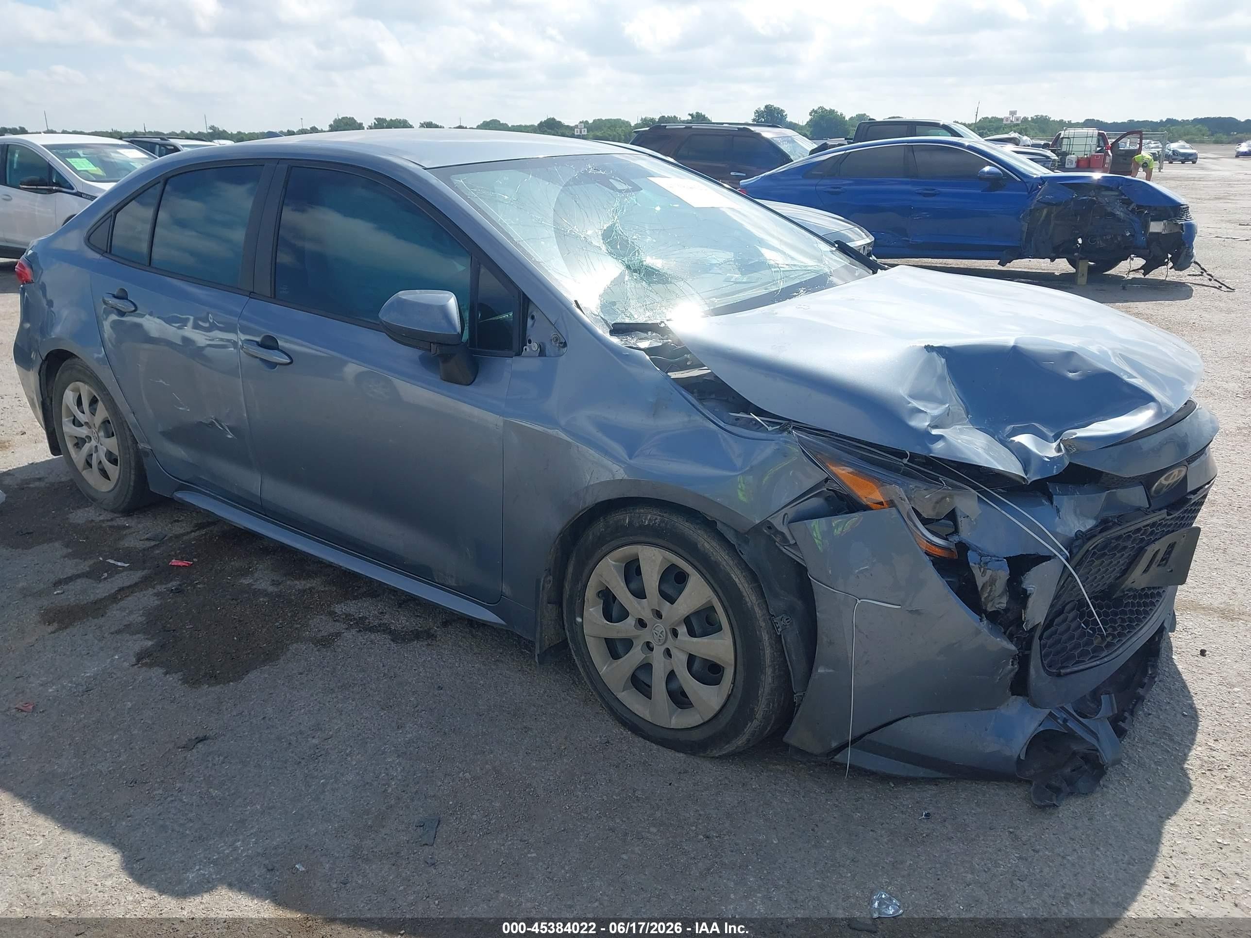 2020 Toyota Corolla LE, VIN 5YFEPRAE8LP085356 — Front end
